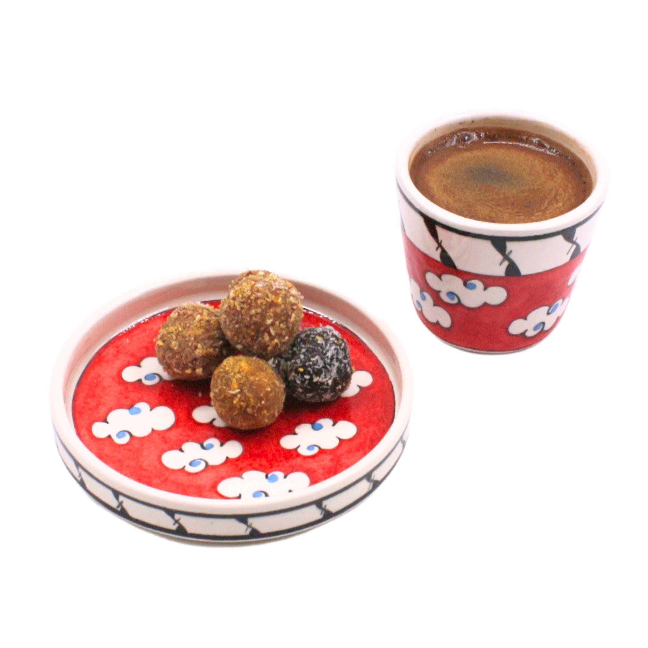 Başka Bi Yer Kırmızı Fincan Takımı 