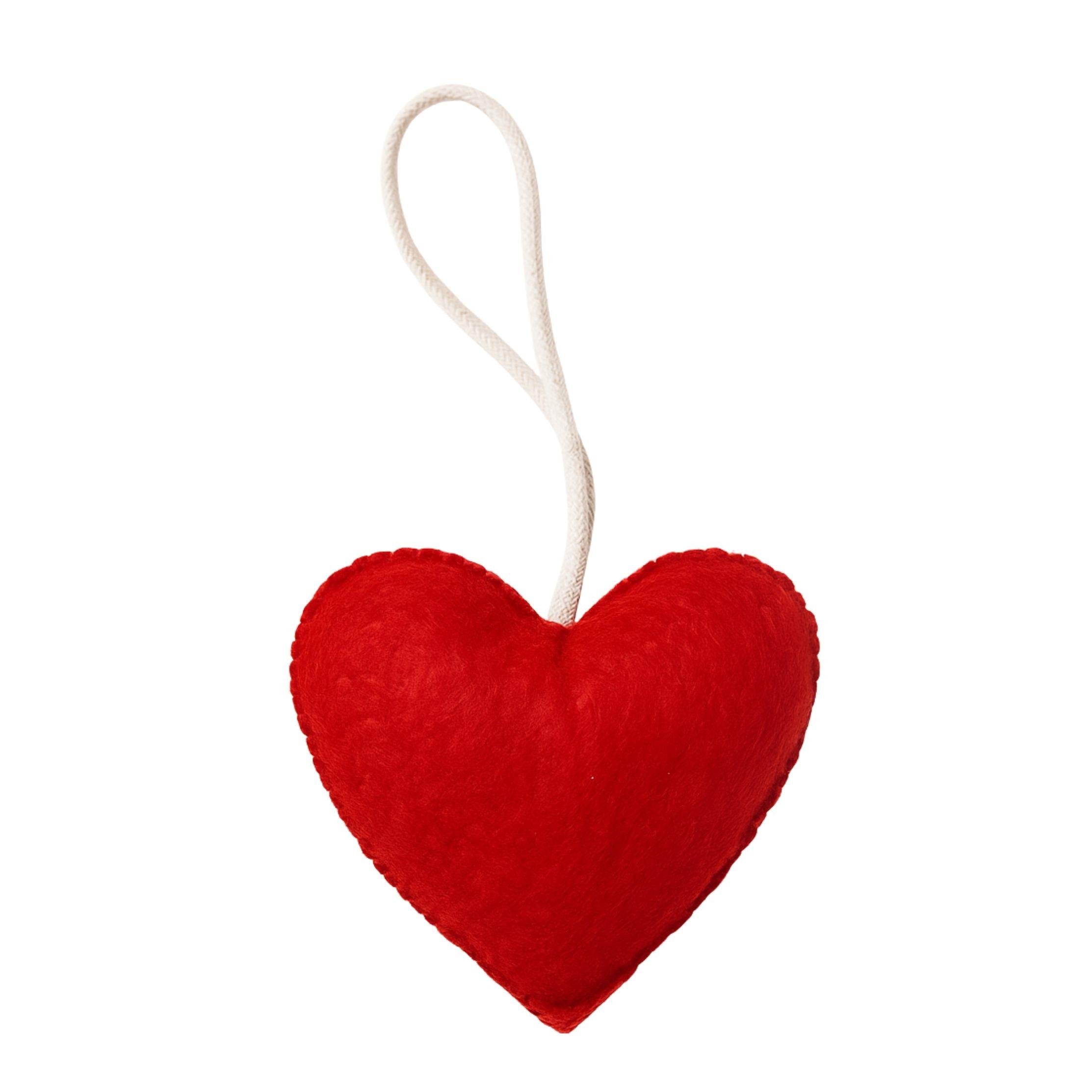 Keçe işlemeli kalp 