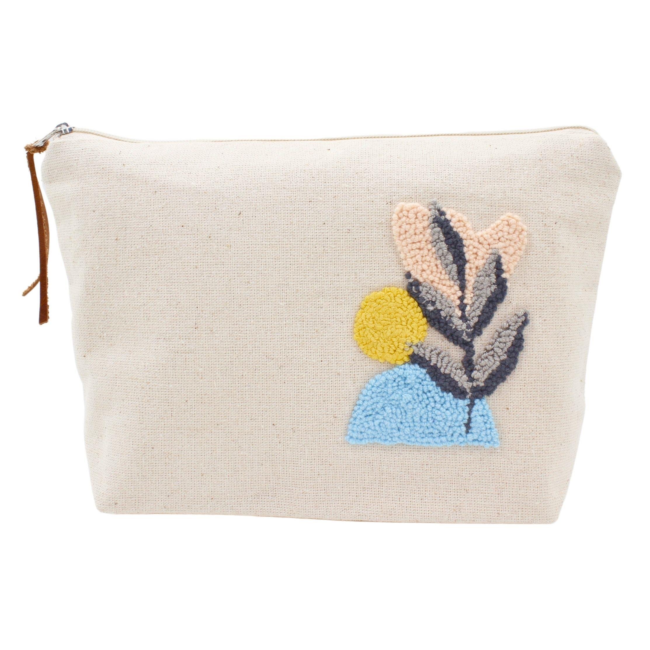 Pembe Çiçek Punch İşlemeli Makyaj Çantası