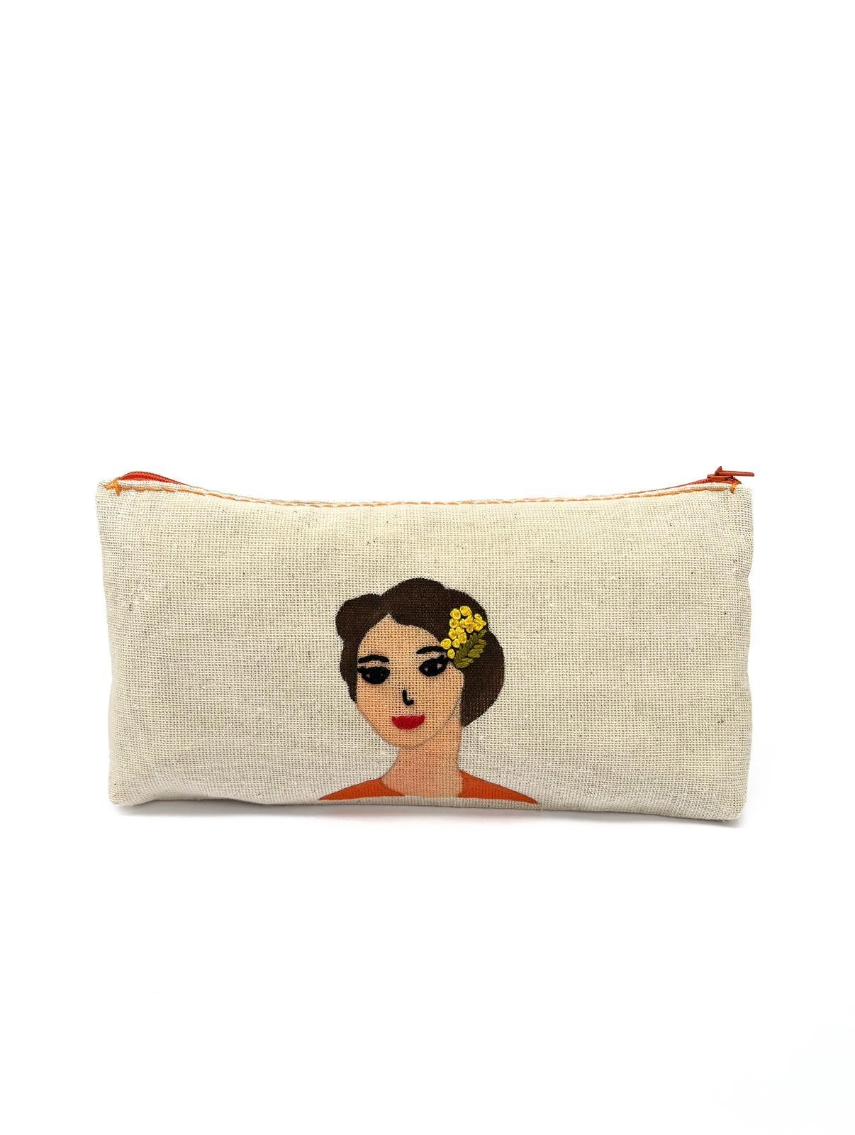 Daldaki Kedi Nakışlı Makyaj Çantası