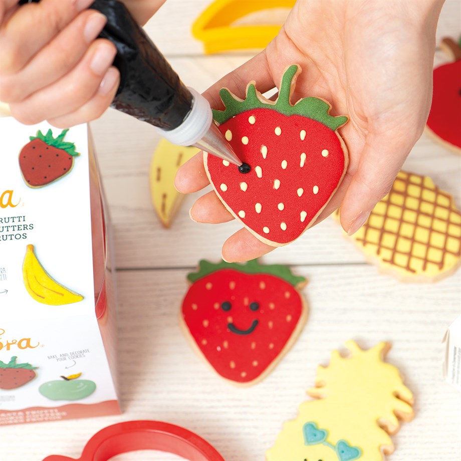  ÇİLEK VE ANANAS PLASTİK KURABİYE KALIBI 2 Lİ
