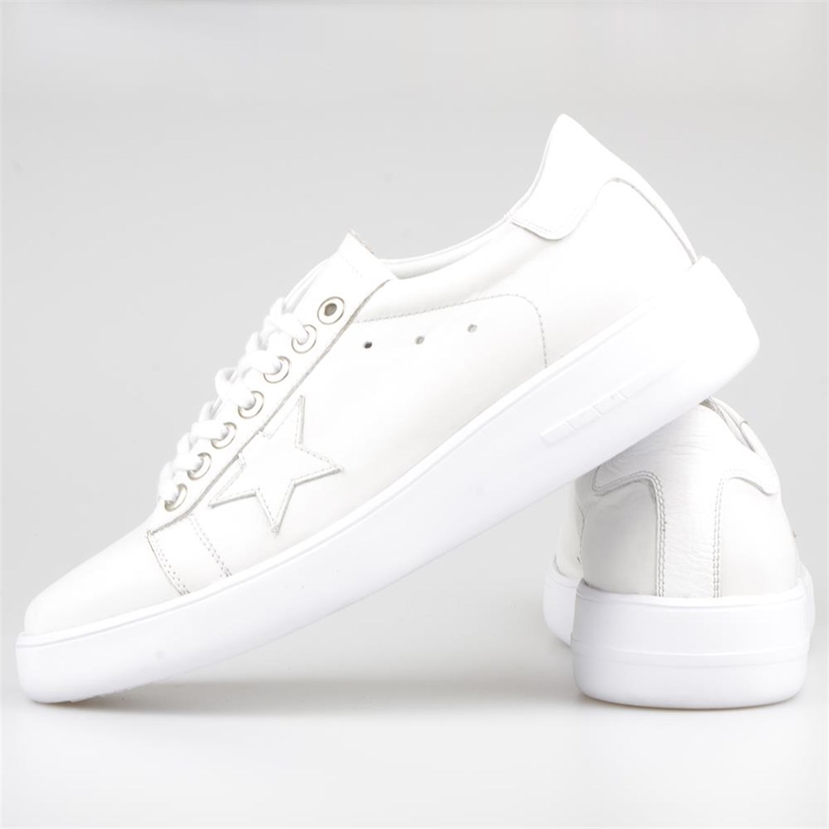 White Leather Men Sneakers Light Sole