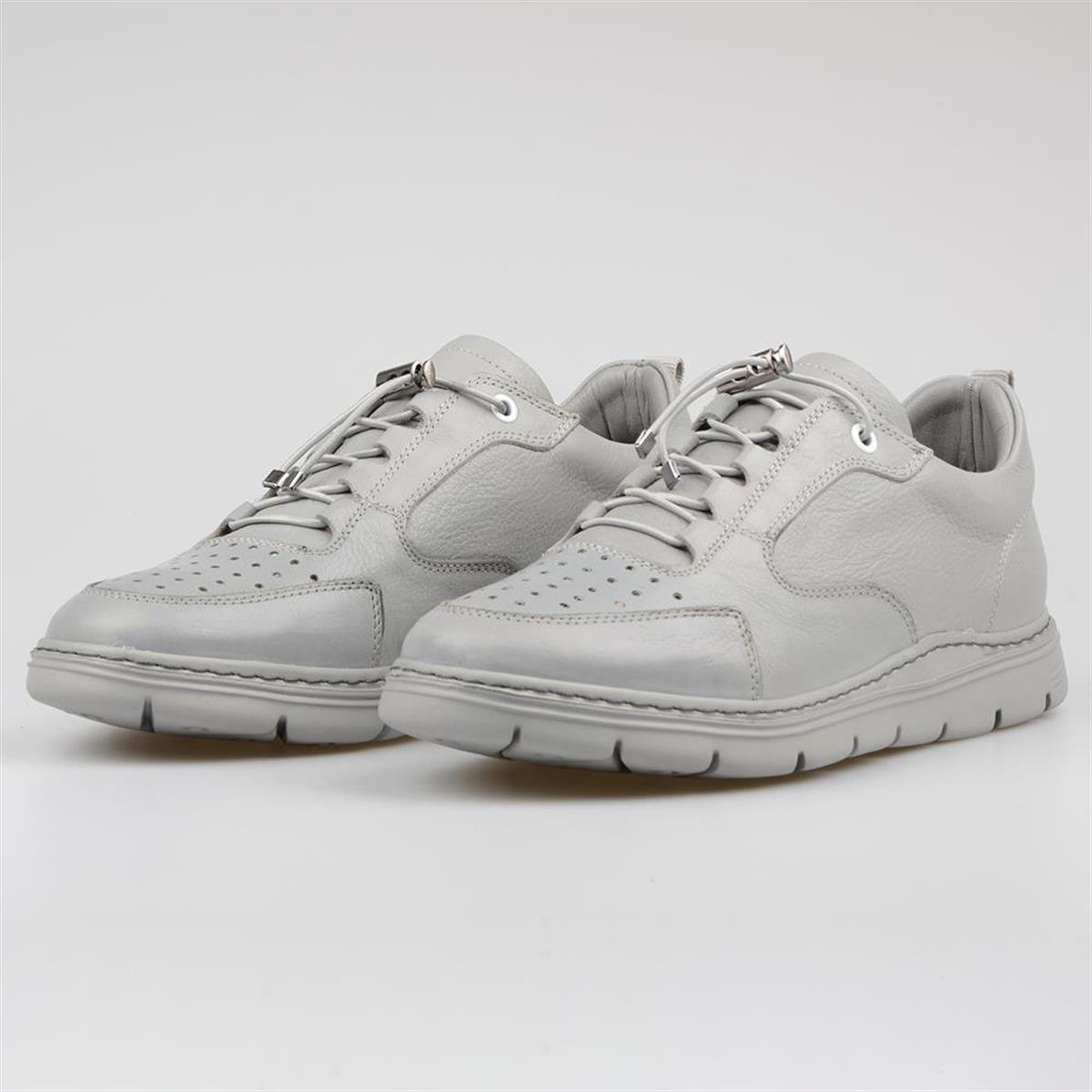 FootCourt Grey Men Sneakers