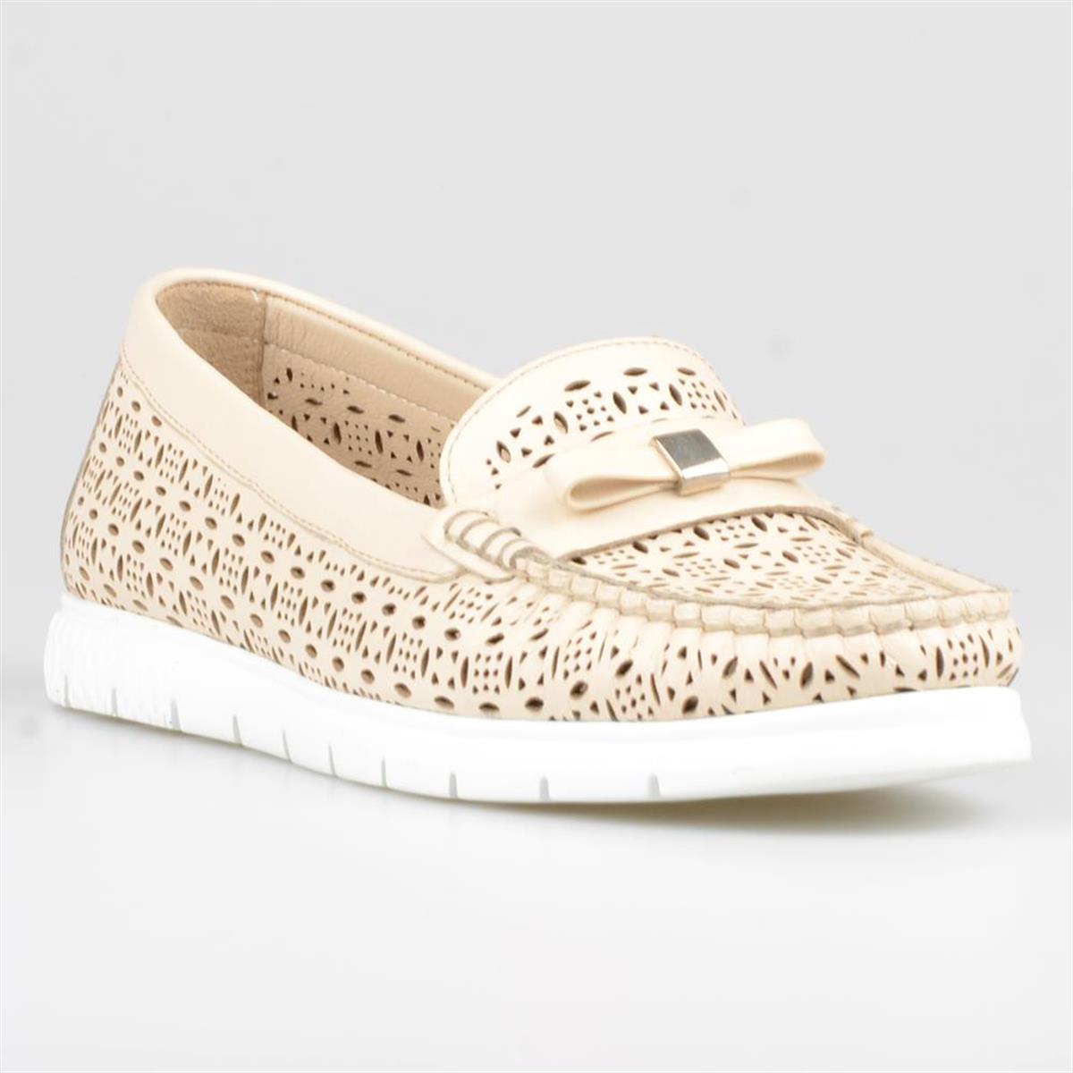 Lazer Desenli Bej Kadın Loafer