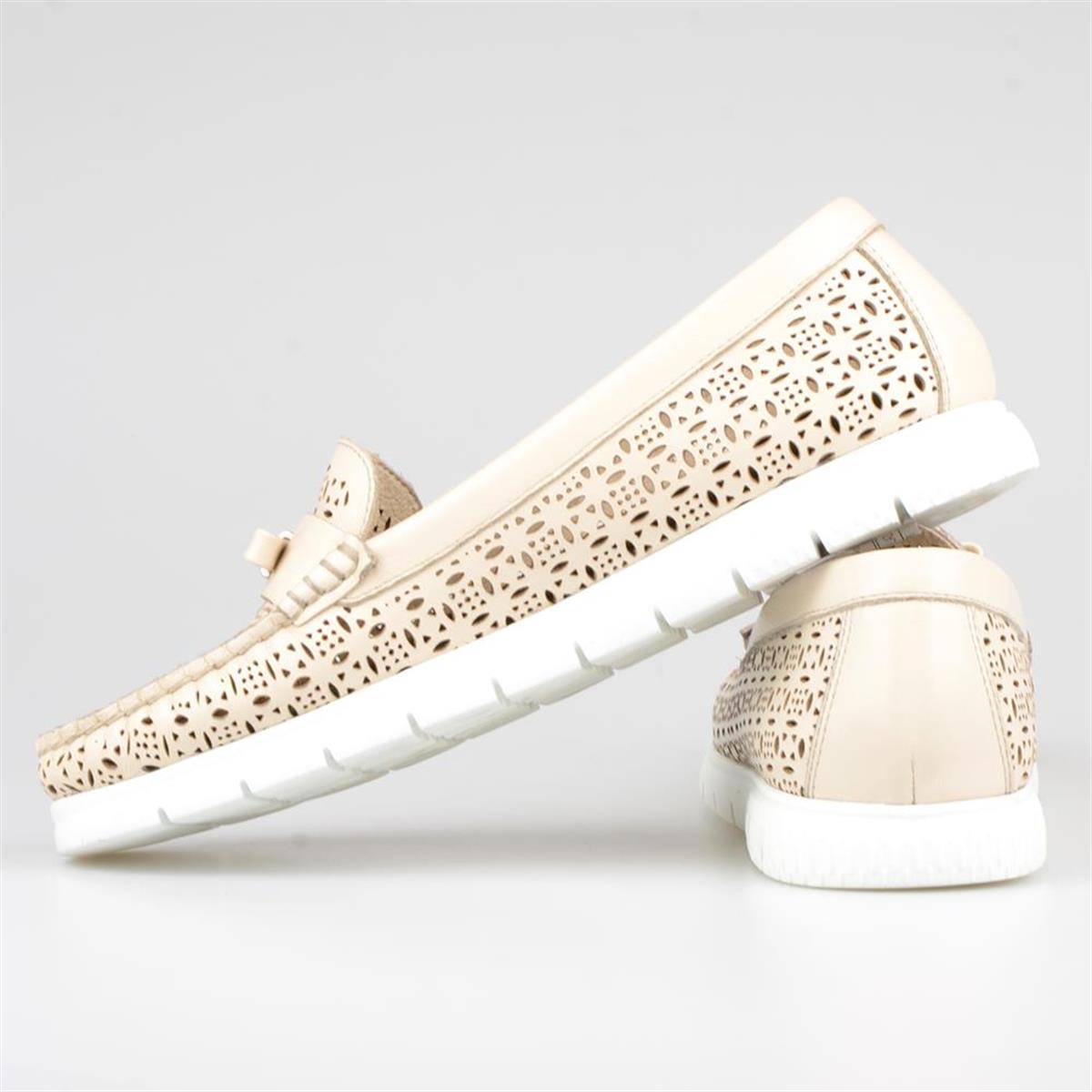 Lazer Desenli Bej Kadın Loafer