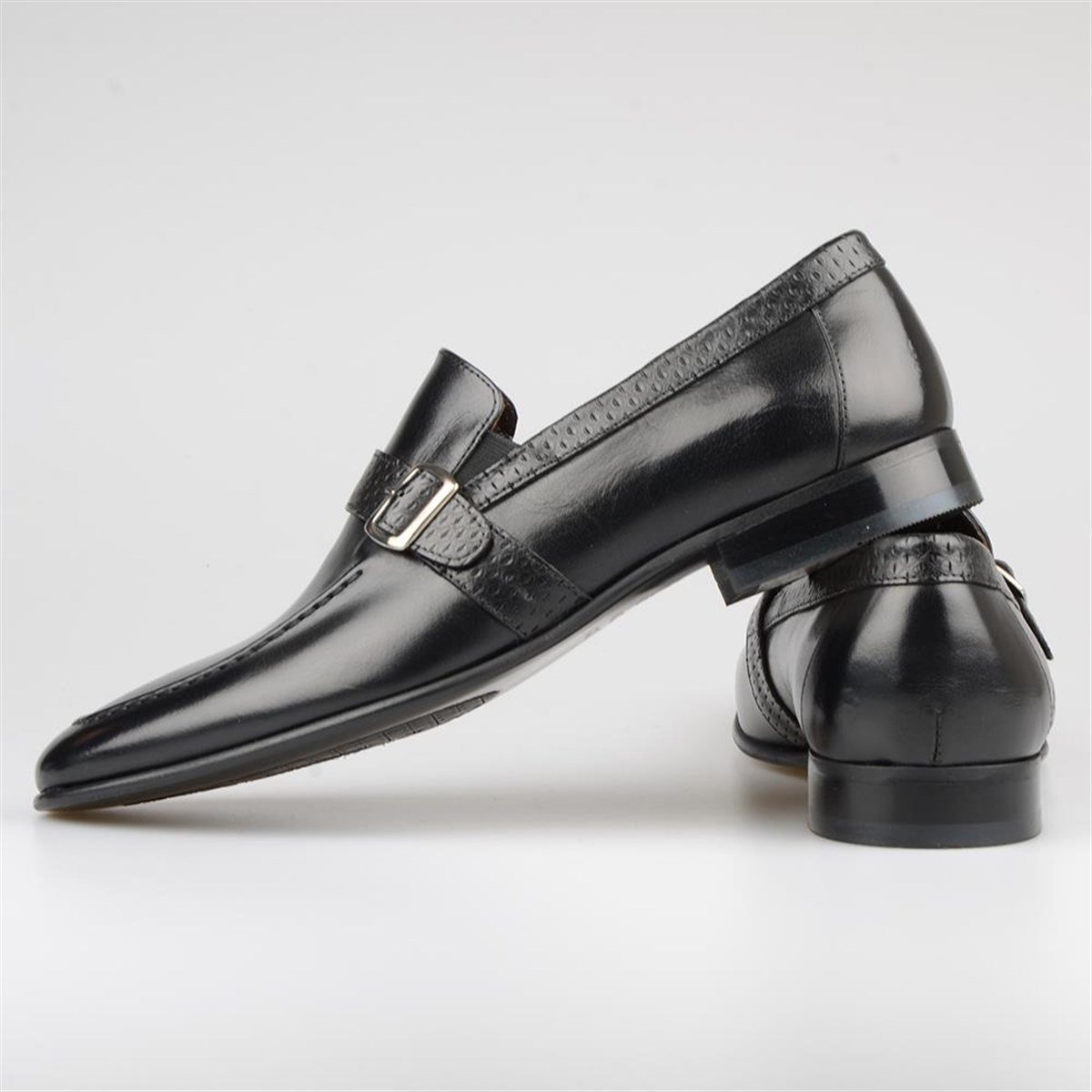 Black Leather Men's  Buckle Detailed Shoes