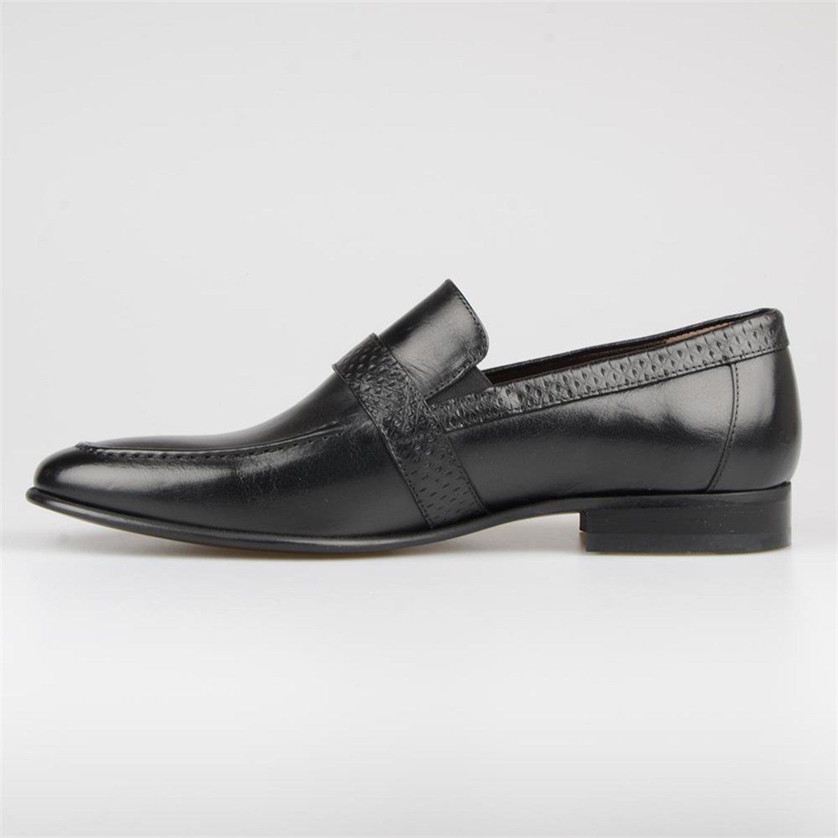 Black Leather Men's  Buckle Detailed Shoes