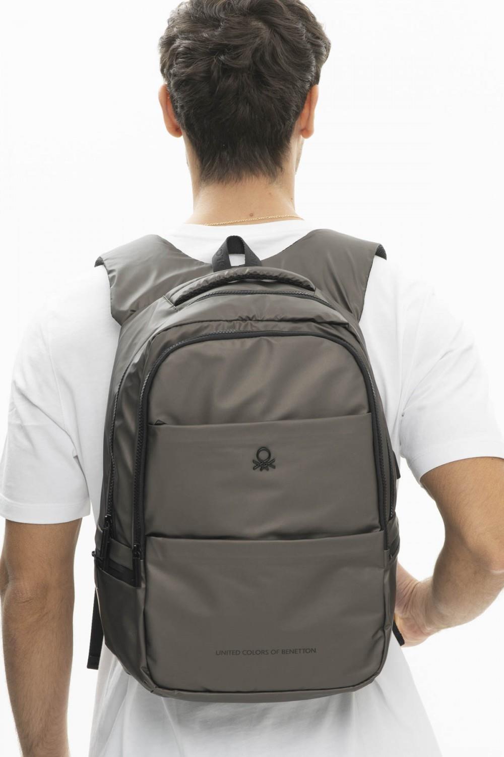 {United Colors of Benetton}