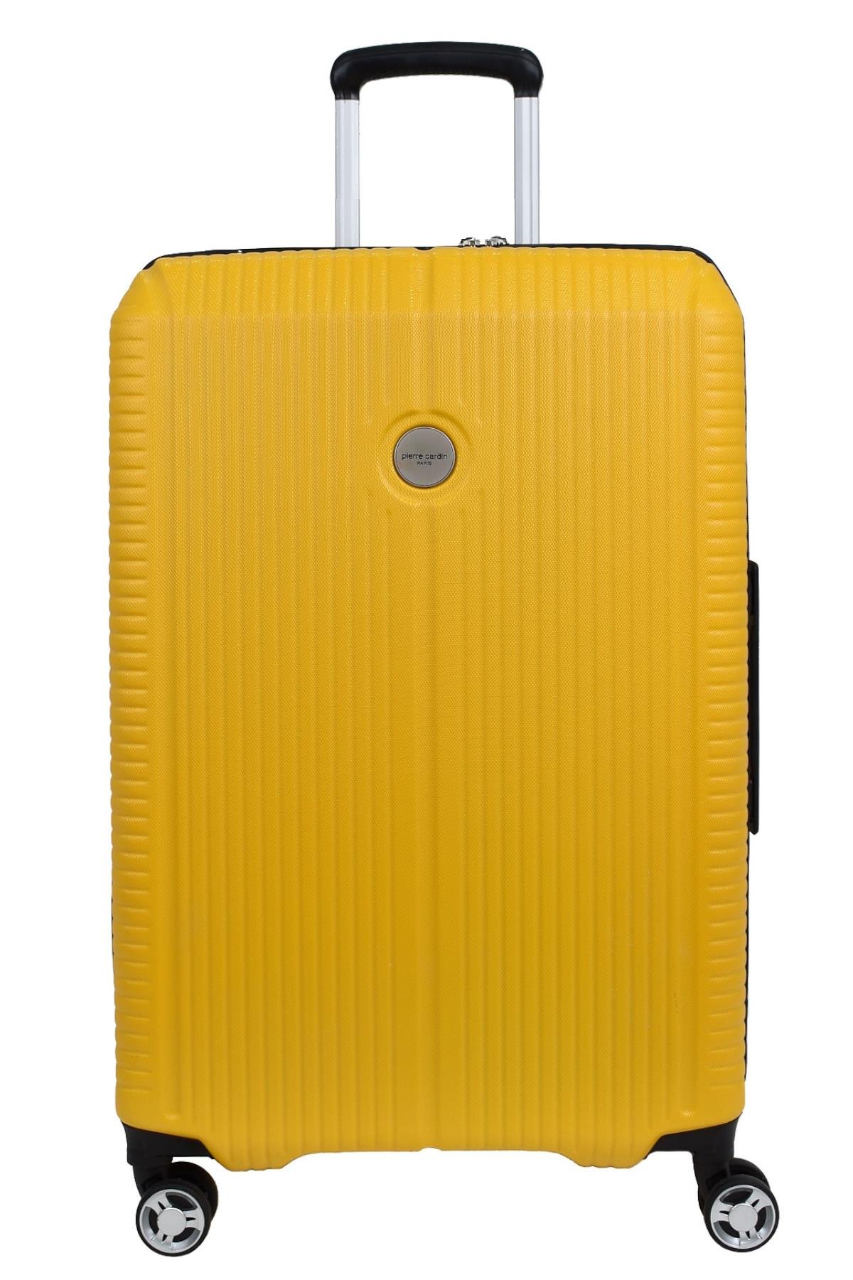 {Pierre Cardin}