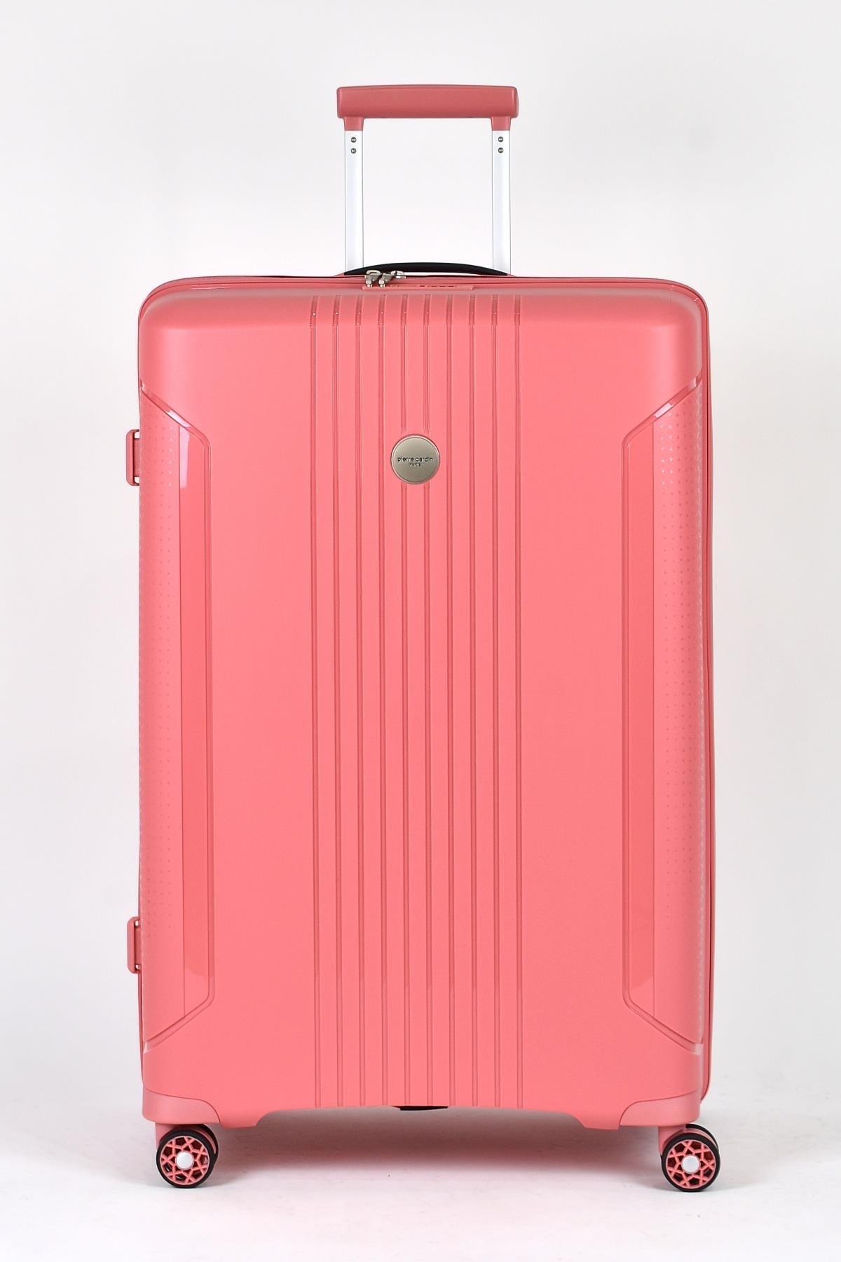 {Pierre Cardin}