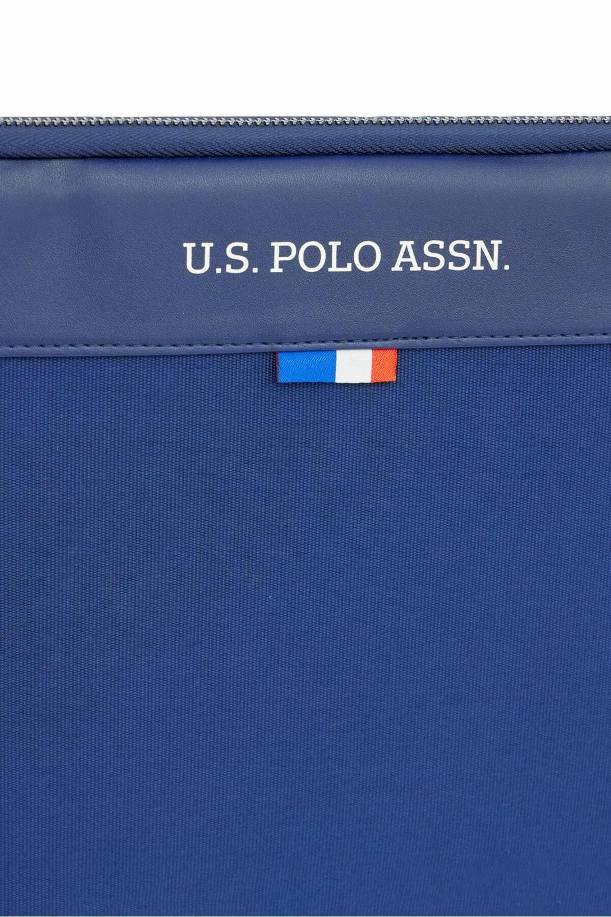 {U.S. Polo Assn.}