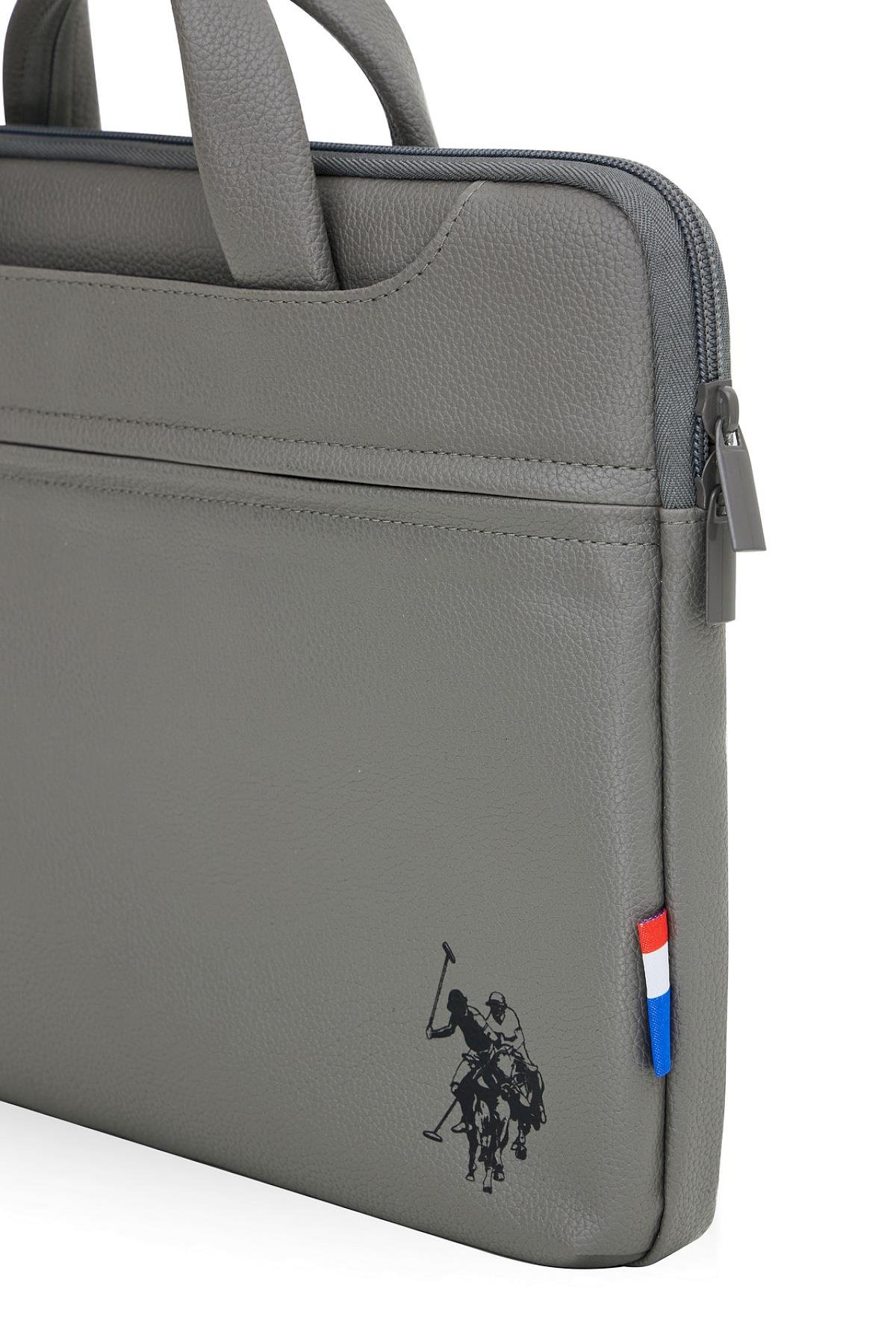 {U.S. Polo Assn.}