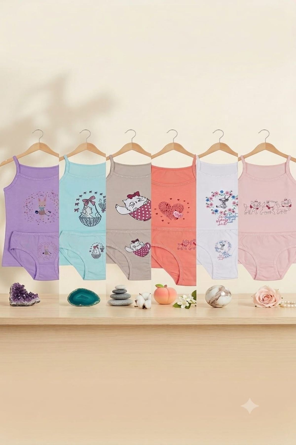 AtletlerHG8757575850049 Pijamapazarı.com'da. Uygun fiyat seçenekleri ile sipariş verebilirsiniz.İlke 348351 Kız Çocuk 12'li Atlet Külot Takım-Desenli