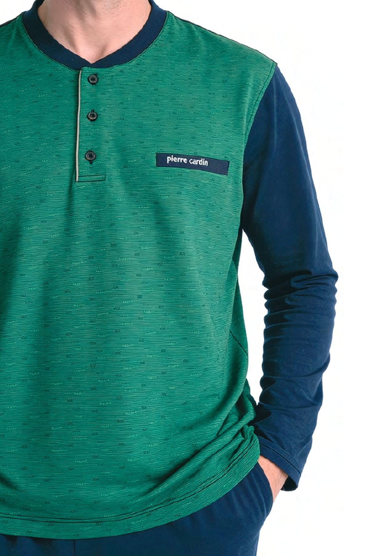 PijamalarHG8757575840593 Pijamapazarı.com'da. Uygun fiyat seçenekleri ile sipariş verebilirsiniz.Pierre Cardin 6142 Erkek Uzun kollu Yakası Düğmeli Jakarlı Pijama Takımı-Yeşil