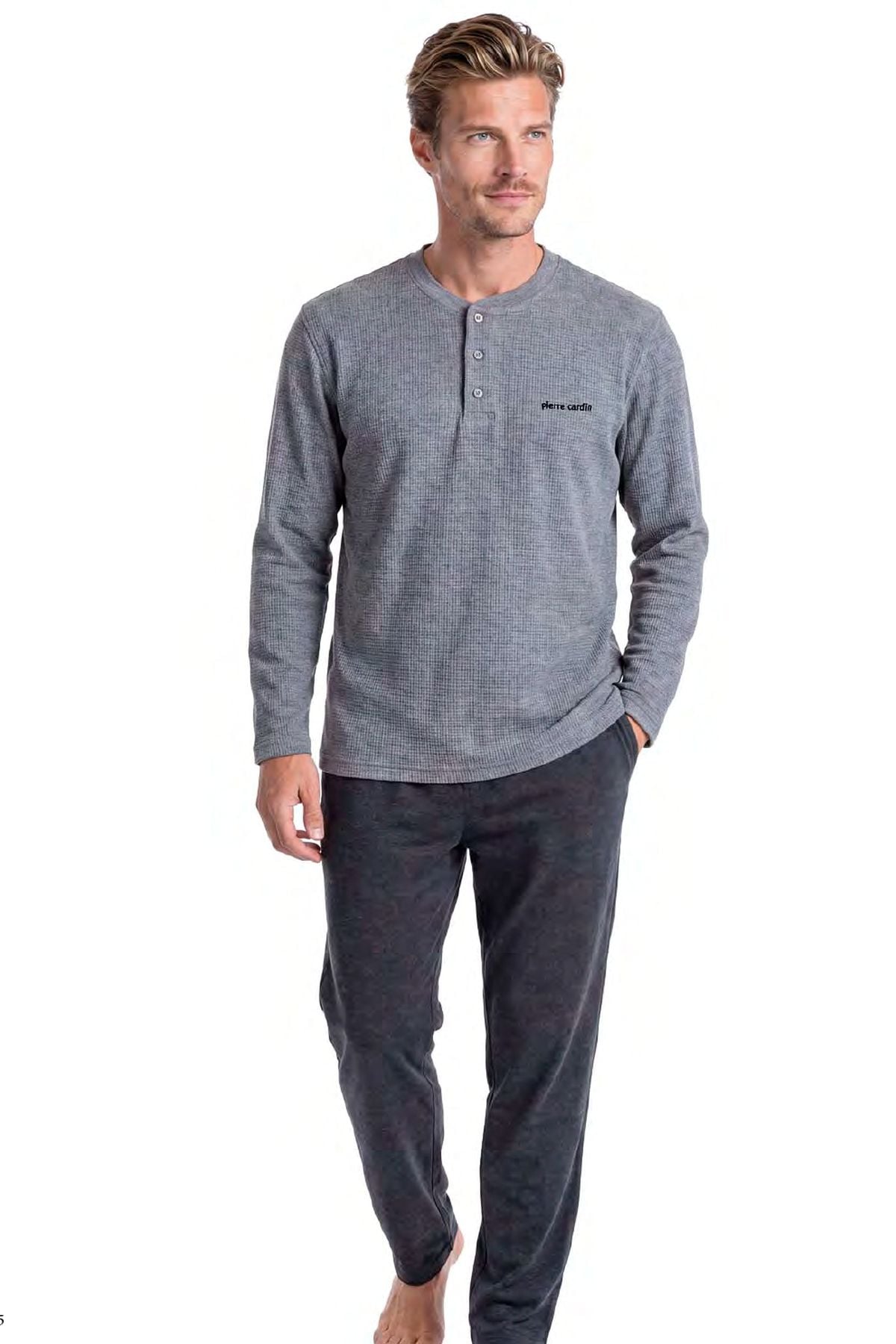 PijamalarHG8757575840763 Pijamapazarı.com'da. Uygun fiyat seçenekleri ile sipariş verebilirsiniz.Pierre Cardin 6144 Erkek Uzun kollu Yakası Düğmeli Pijama Takımı-Gri