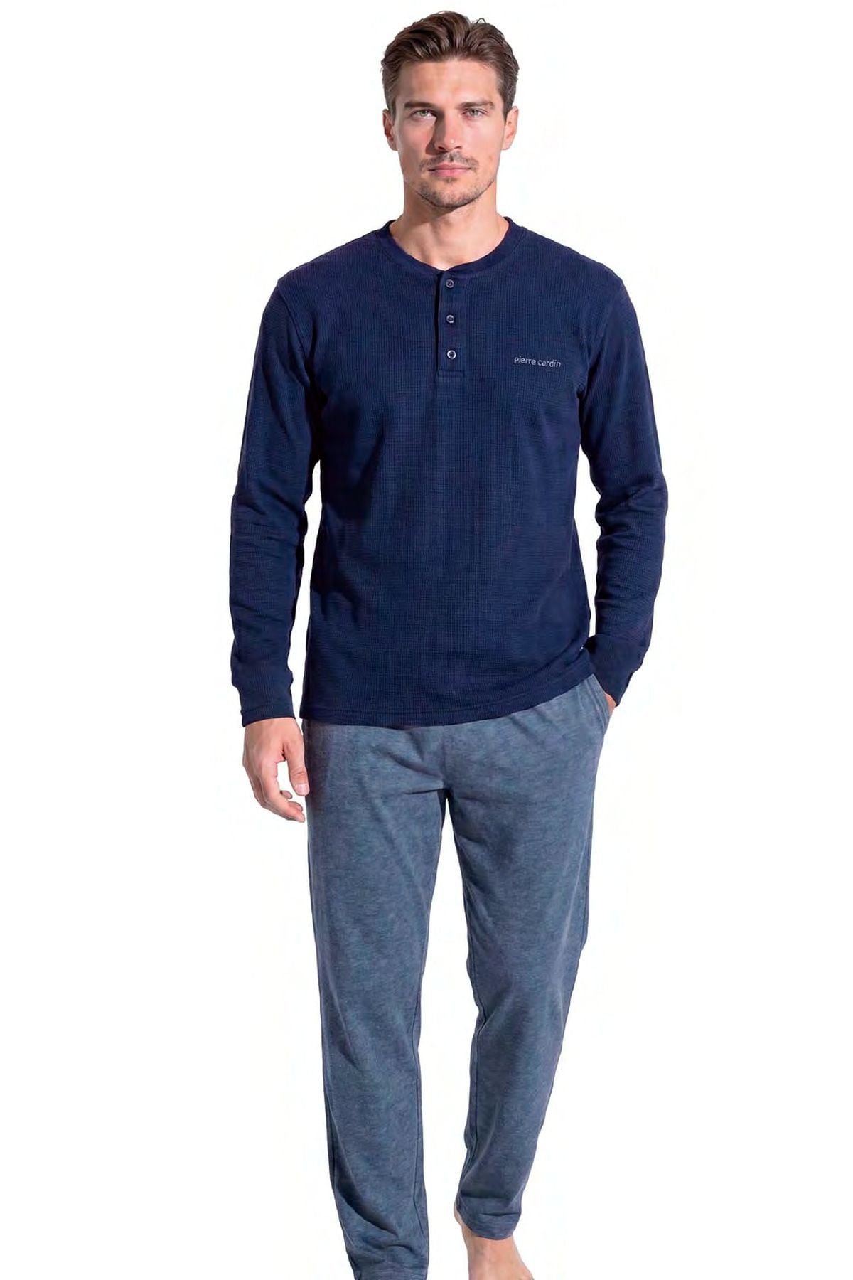 PijamalarHG8757575840773 Pijamapazarı.com'da. Uygun fiyat seçenekleri ile sipariş verebilirsiniz.Pierre Cardin 6144 Erkek Uzun kollu Yakası Düğmeli Pijama Takımı-Lacivert