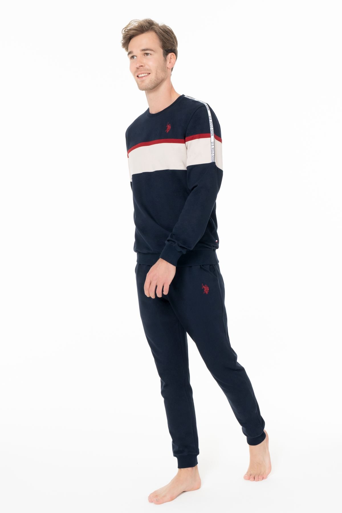 Eşofman TakımlarıU.s Polo Assn. 18936 Erkek Uzun Kollu Bisiklet Yaka Paçası Bantlı Rahat Ev Giyim-Lacivert | Pijamapazari.comU.s Polo Assn. 18936 Erkek Uzun Kollu Bisiklet Yaka Paçası Bantlı Rahat Ev Giyim-Lacivert