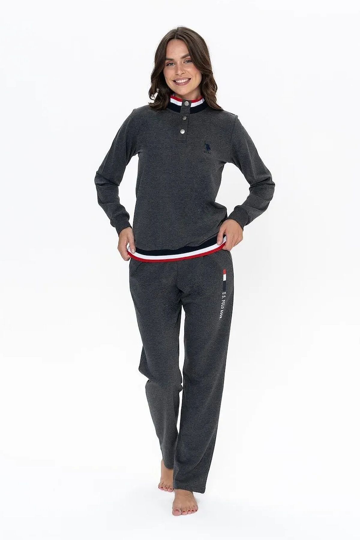 PijamalarU.s Polo Assn. 20112 Kadın Uzun Kollu Dik Yaka Rahat Ev Giyim-Antrasitmelanj | Pijamapazari.comU.s Polo Assn. 20112 Kadın Uzun Kollu Dik Yaka Rahat Ev Giyim-Antrasitmelanj
