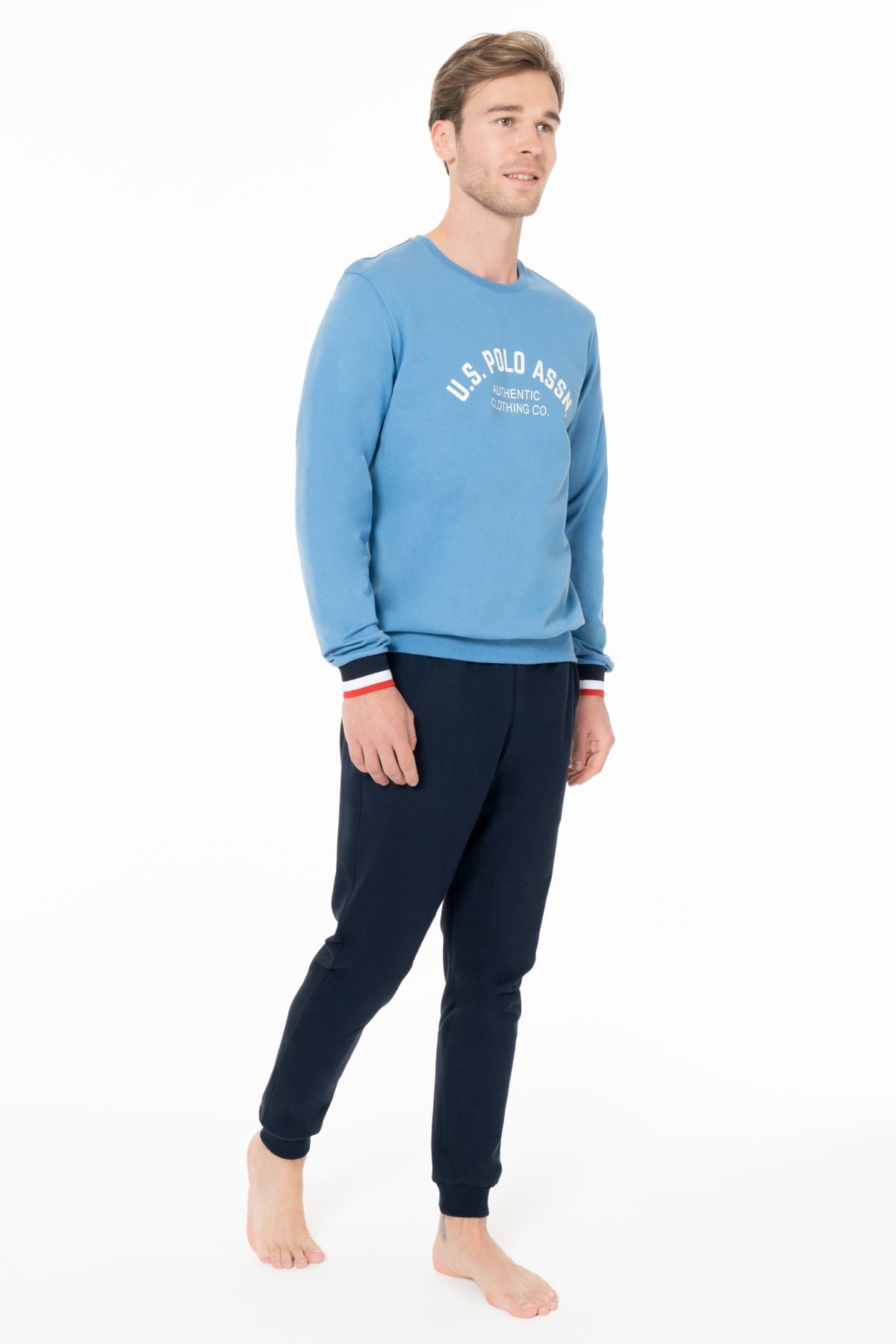 Eşofman TakımlarıU.s Polo Assn. 18943 Erkek Uzun Kollu Bisiklet Yaka Paçası Bantlı Rahat Ev Giyim-Mavi | Pijamapazari.comU.s Polo Assn. 18943 Erkek Uzun Kollu Bisiklet Yaka Paçası Bantlı Rahat Ev Giyim-Mavi