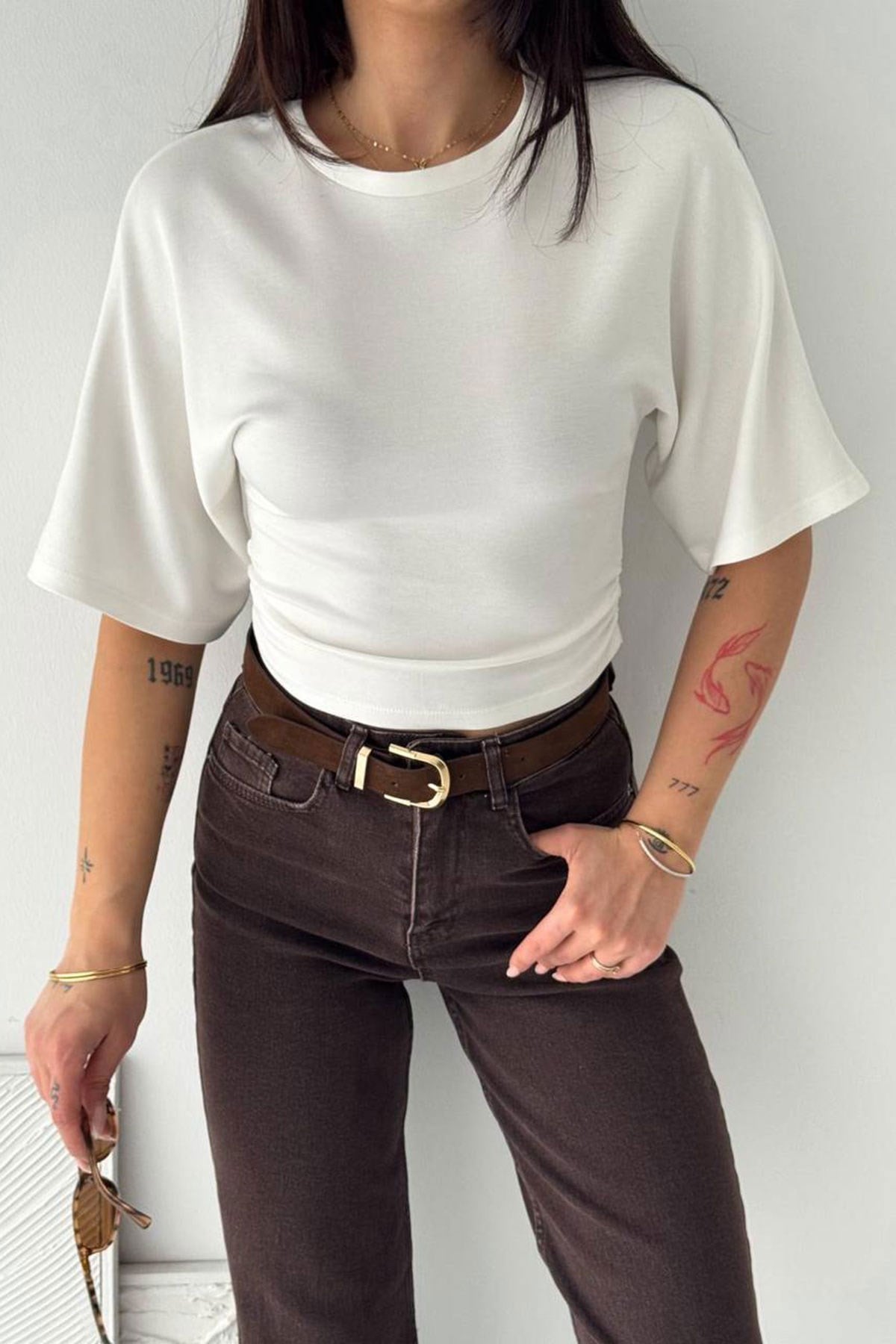 Bel Büzgü Detay Yarasa Kol T-shirt EKRU