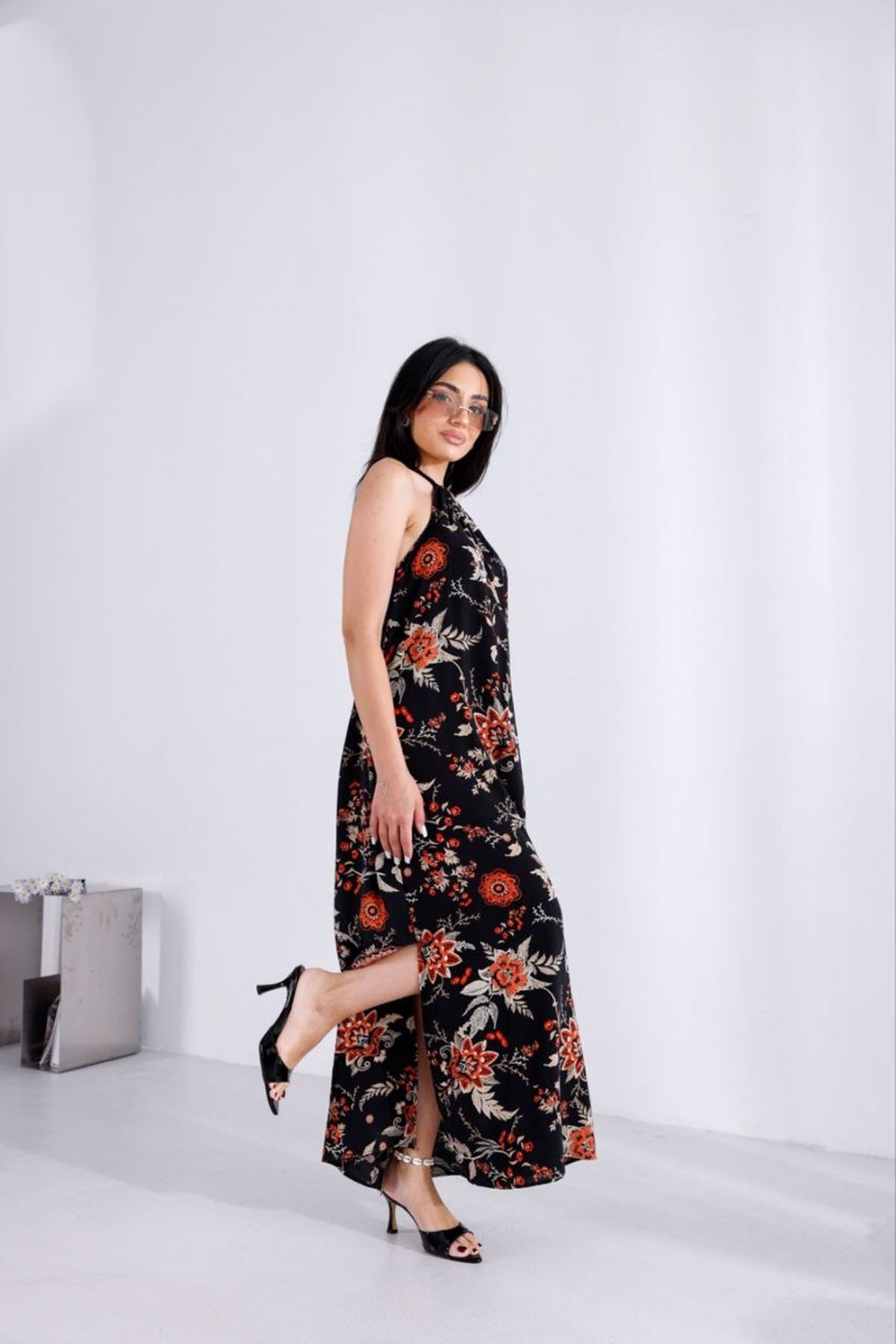 Çiçek Desenli Halter Yaka Elbise SİYAH