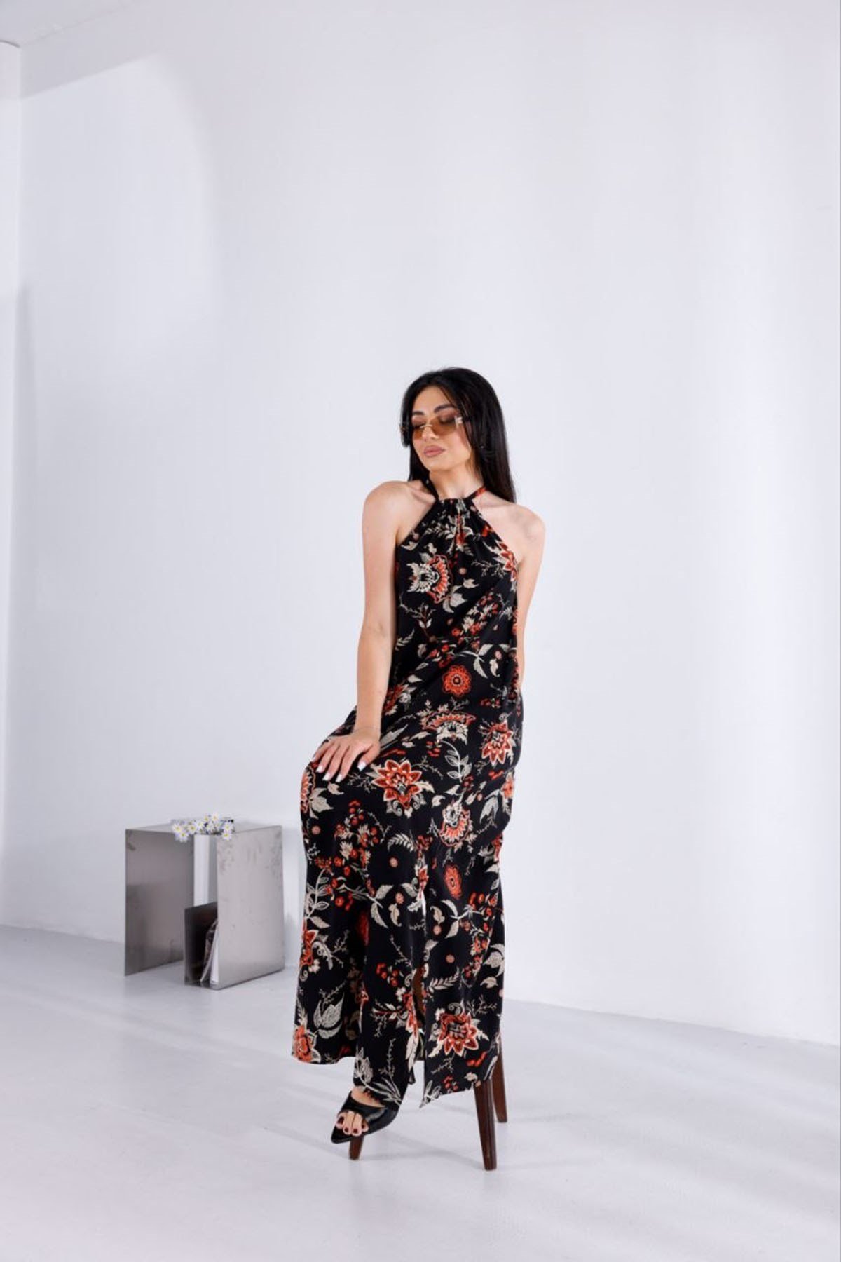 Çiçek Desenli Halter Yaka Elbise SİYAH