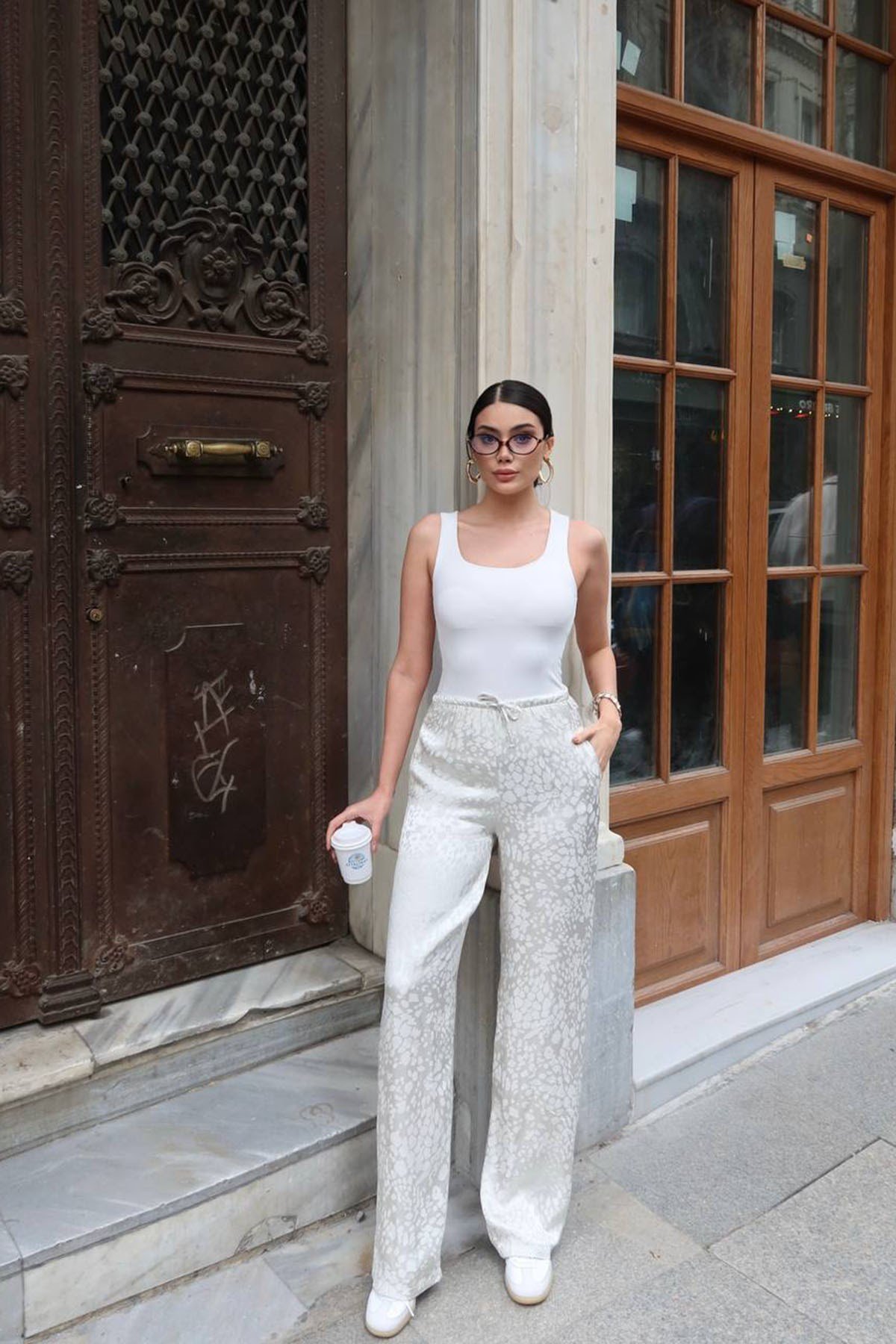 Leopar Desenli Bel Bağlamalı Saten Pantolon TAŞ