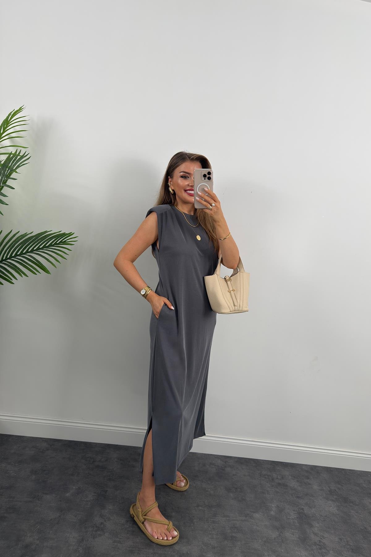 1. Sınıf Kalite Pike Modal Kumaş Vatkalı Yırtmaçlı Maxi Elbise Antrasit