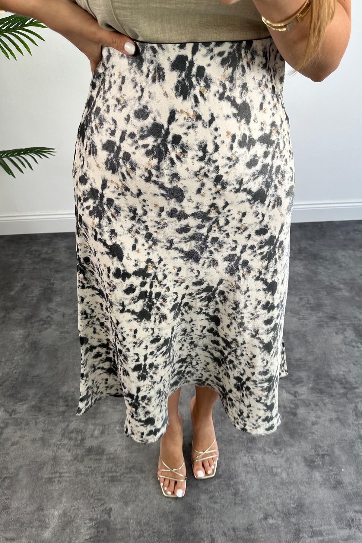 1. Sınıf Kalite Dışı Saten İçi Viskos Özel Dokulu Midi Boy Siyah Taş Desenli Etek