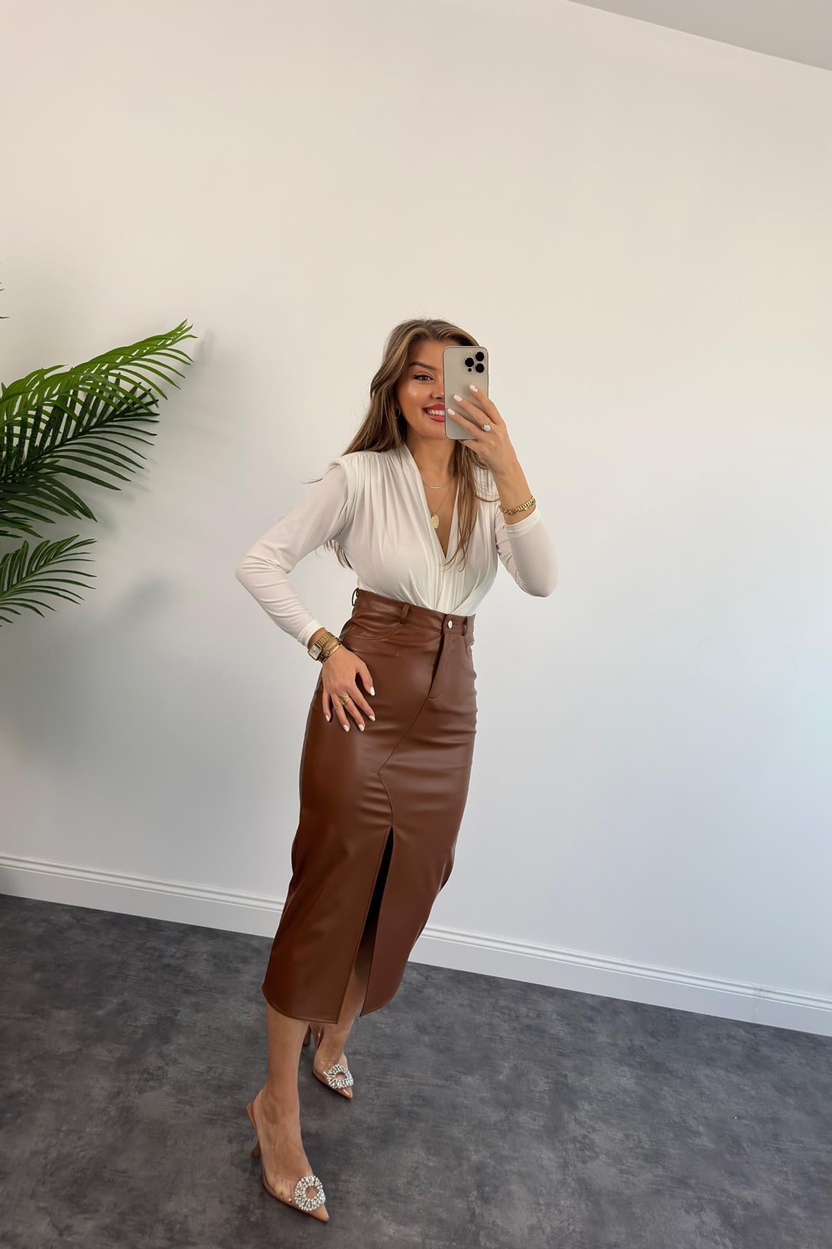 1. Sınıf Kalite Likralı Yumuşak Deri Midi Boy Kalem Etek Kahverengi