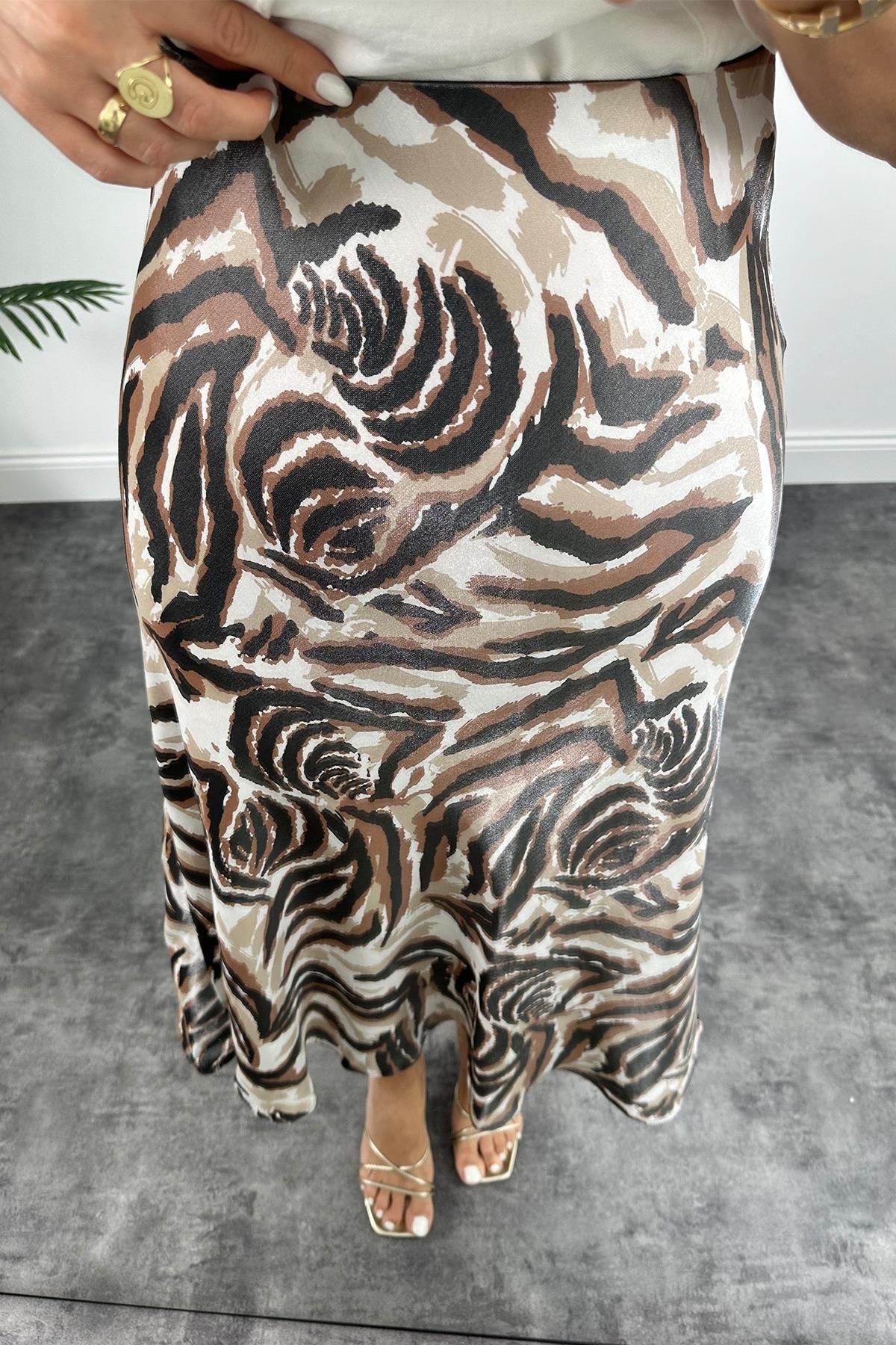 1. Sınıf Kalite Dışı Saten İçi Viskos Özel Dokulu Midi Boy Kahve Siyah Desenli Etek