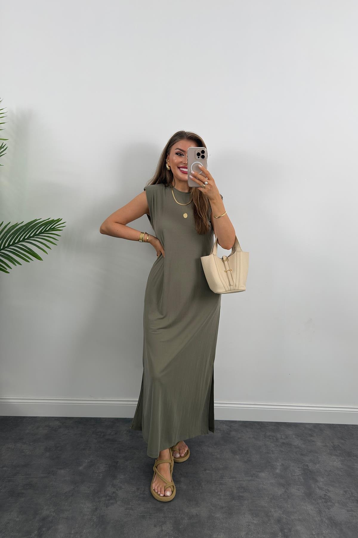 1. Sınıf Kalite Pike Modal Kumaş Vatkalı Yırtmaçlı Maxi Elbise Haki