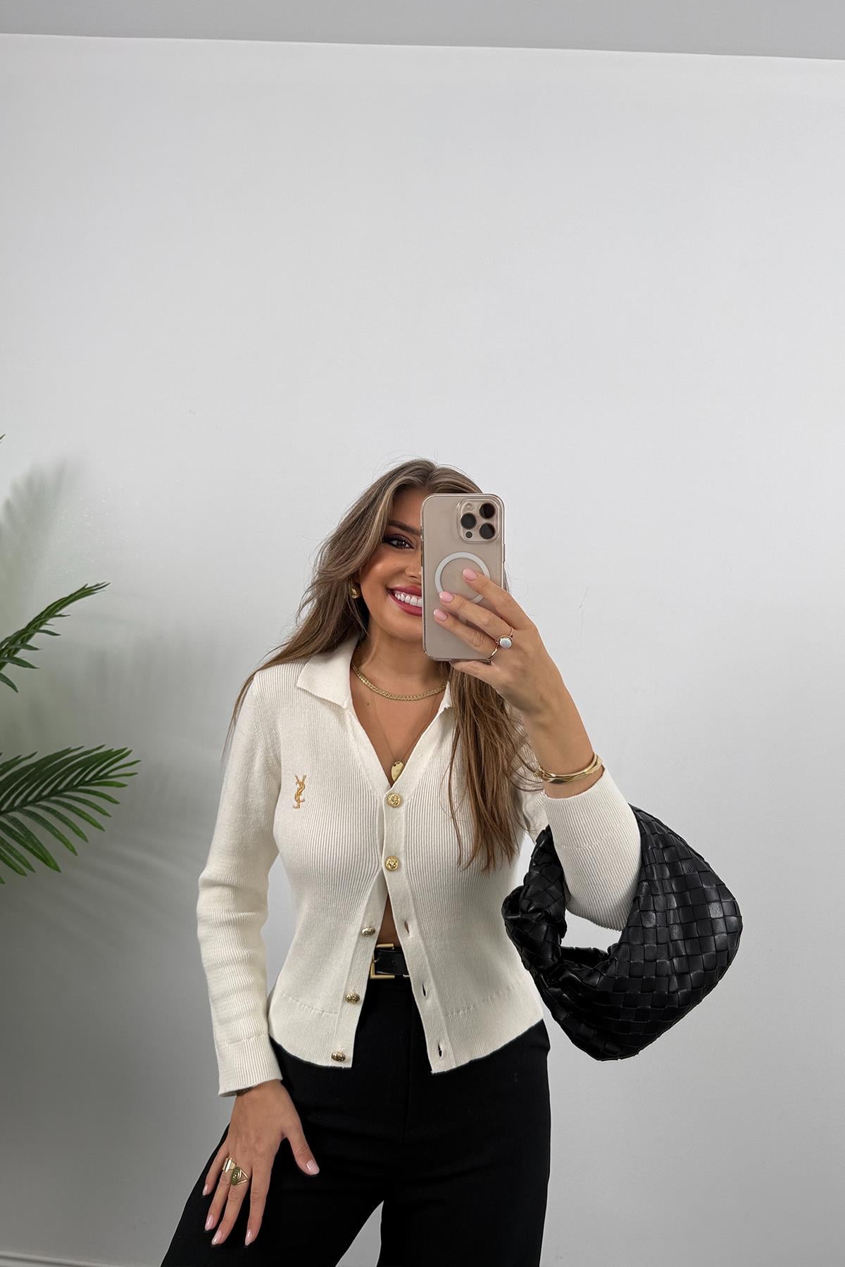 1. Sınıf Kalite Marka Model Gold Nakışlı Hırka Krem