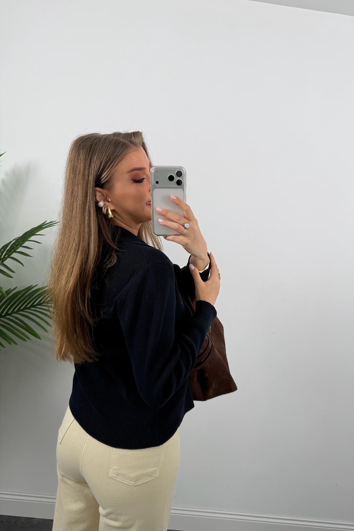 1. Sınıf Kalite Marka Model Gold Nakışlı Hırka Lacivert