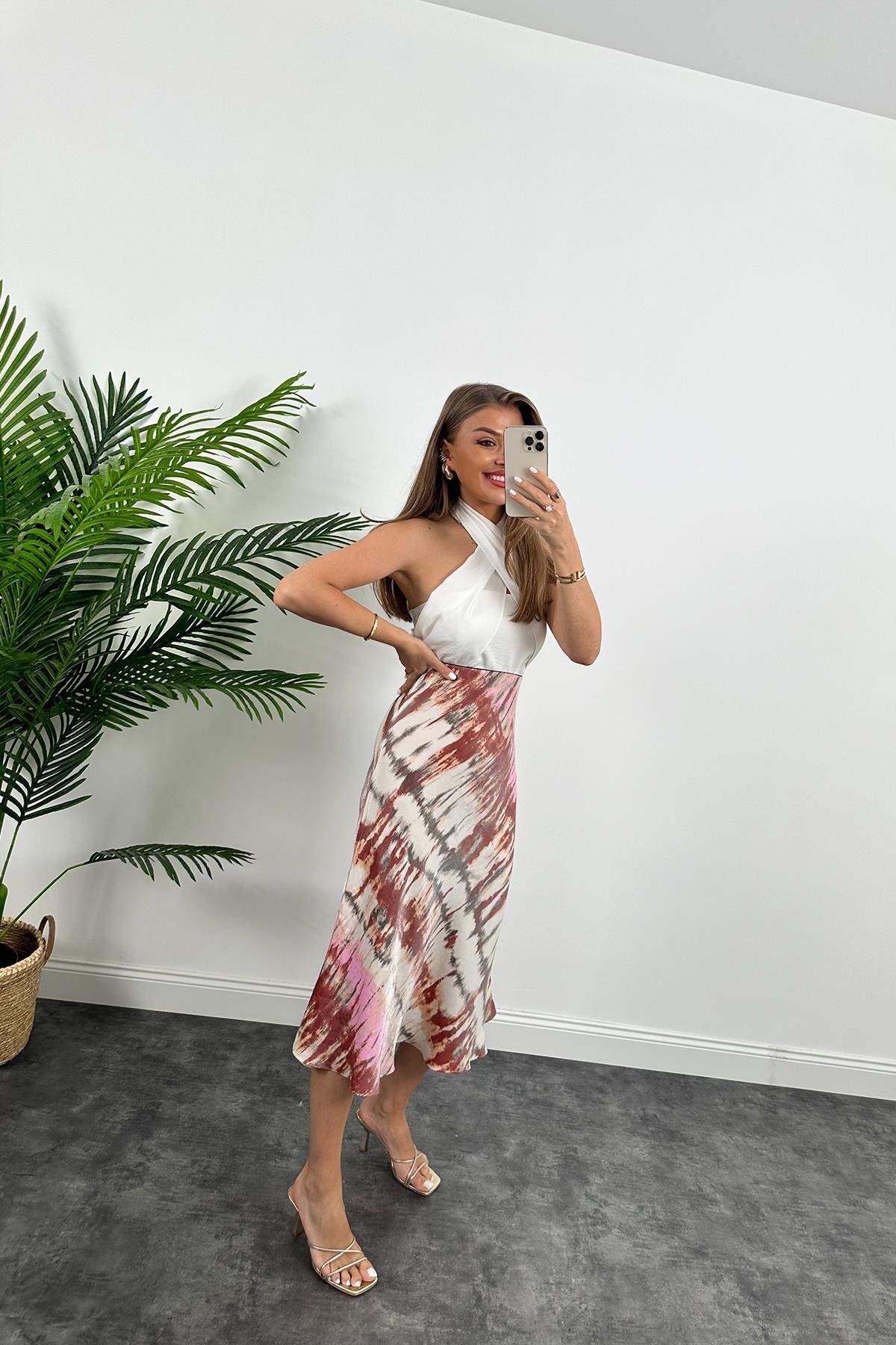 1. Sınıf Kalite Dışı Saten İçi Viskos Özel Dokulu Midi Boy Pembe Kızıl Desenli Etek