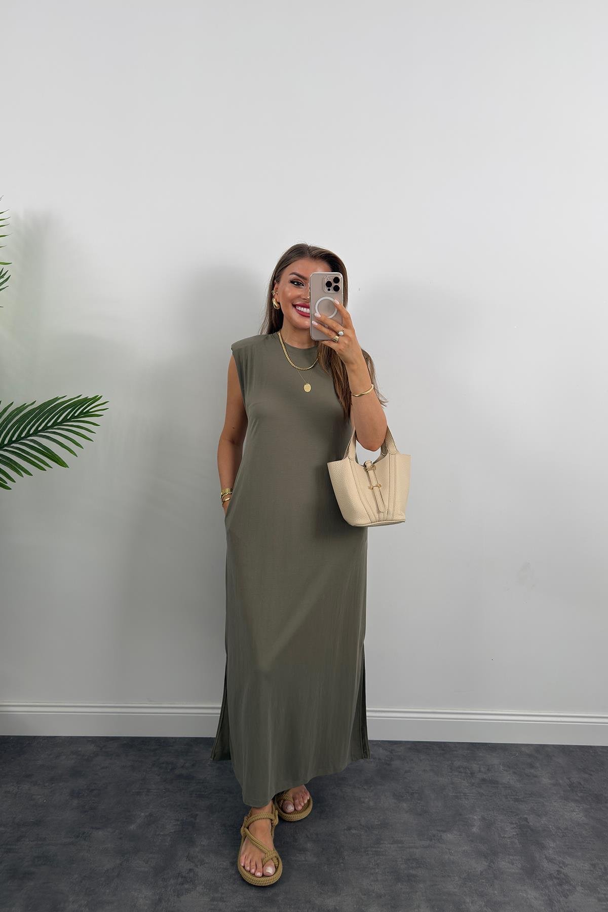 1. Sınıf Kalite Pike Modal Kumaş Vatkalı Yırtmaçlı Maxi Elbise Haki