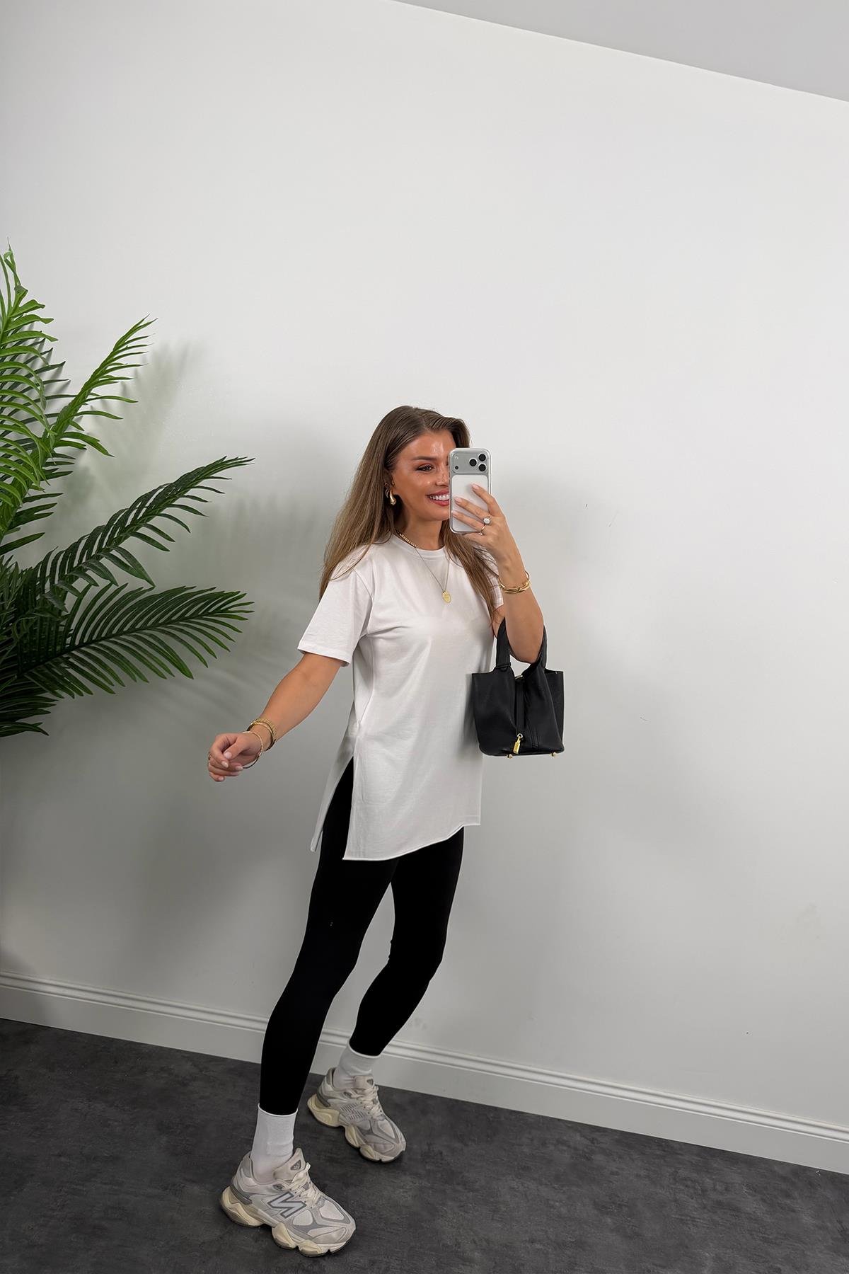 %100 Modal Kumaş Lüx Kalite Yırtmaçlı Salaş Basic Tshirt Beyaz