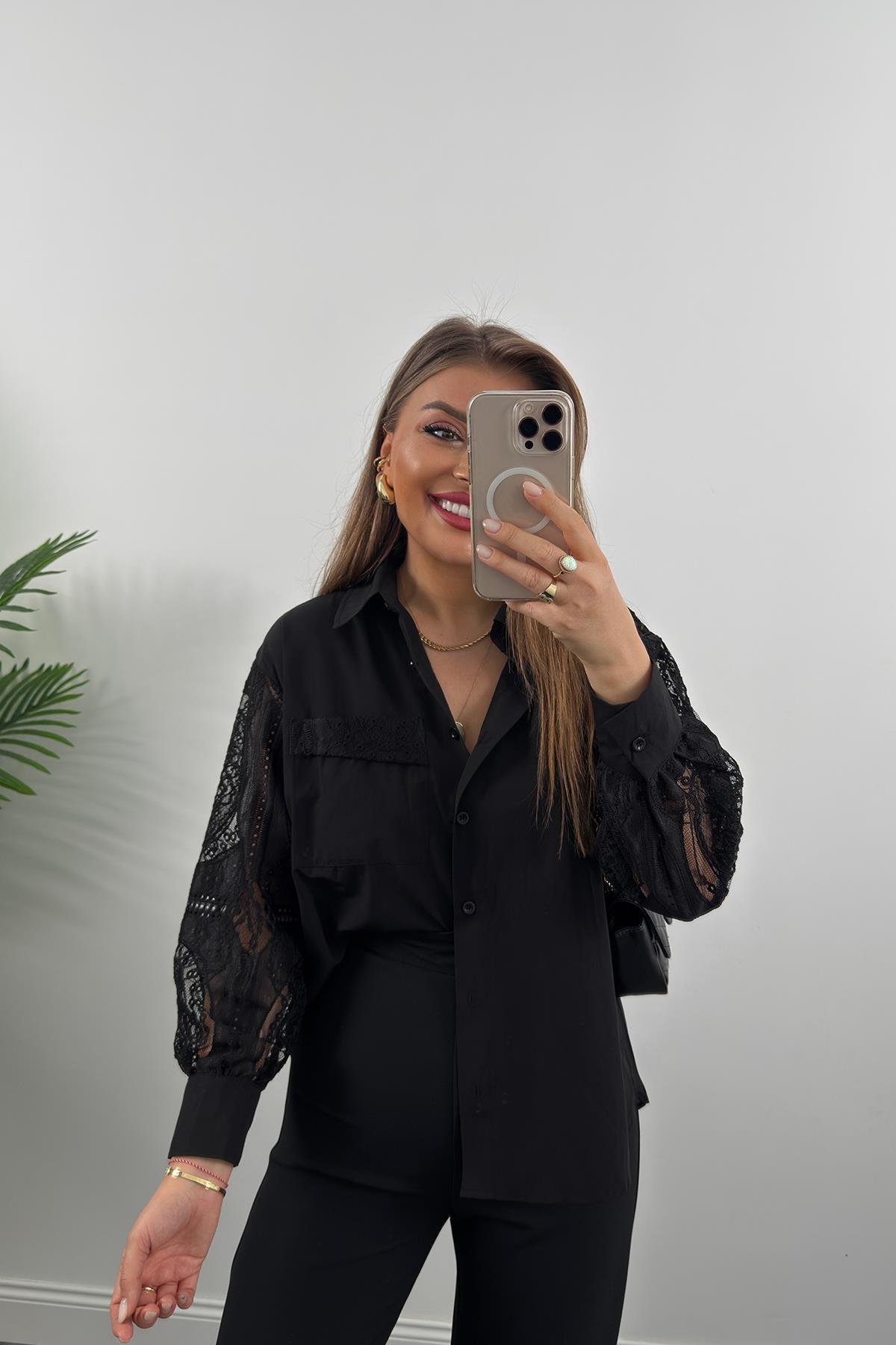 Bebe Marka Kolları Dantel Tasarım Gömlek Siyah