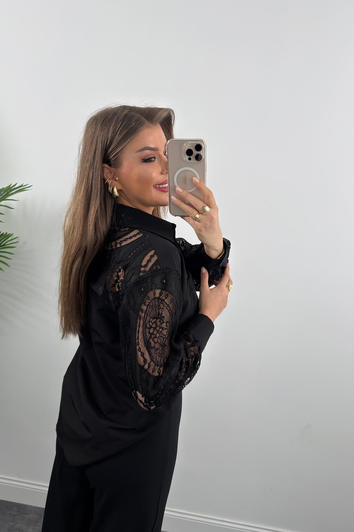 Bebe Marka Kolları Dantel Tasarım Gömlek Siyah