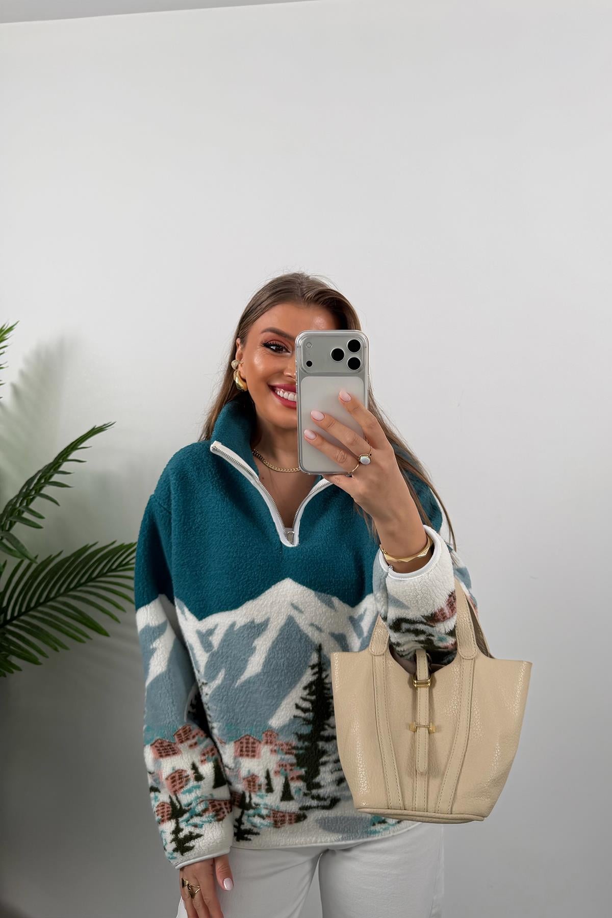 Dön Oysh Model Sırtı Yazılı Polar Sweat