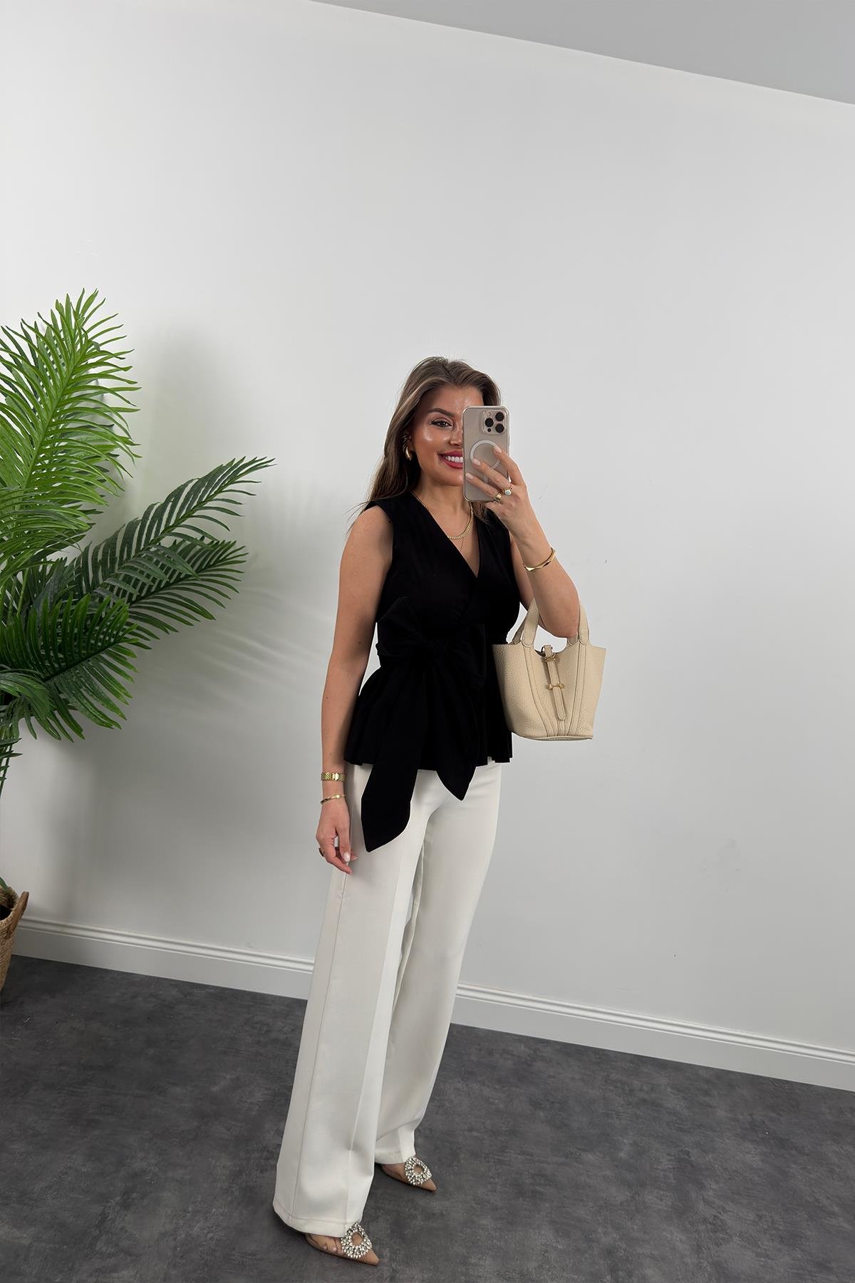 Eteği Valonlu Beli Kuşaklı Kruvaze Poplin Bluz Siyah