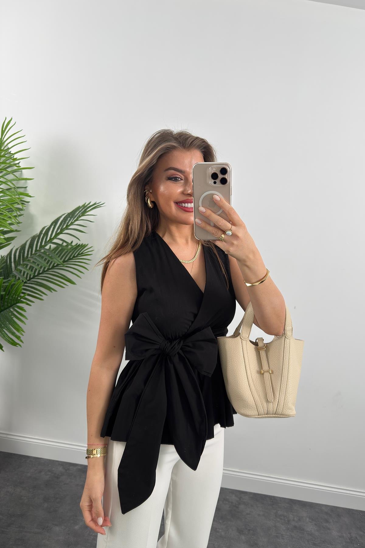 Eteği Valonlu Beli Kuşaklı Kruvaze Poplin Bluz Siyah