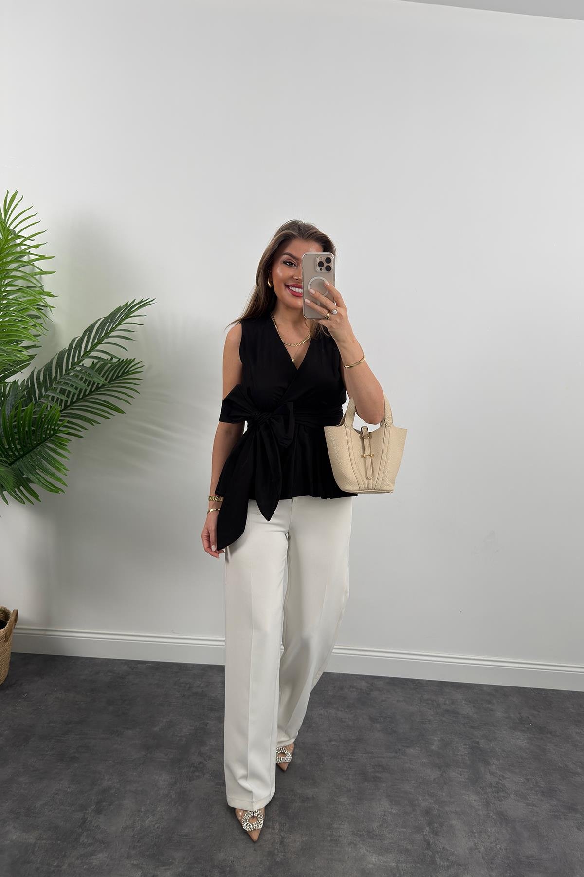 Eteği Valonlu Beli Kuşaklı Kruvaze Poplin Bluz Siyah