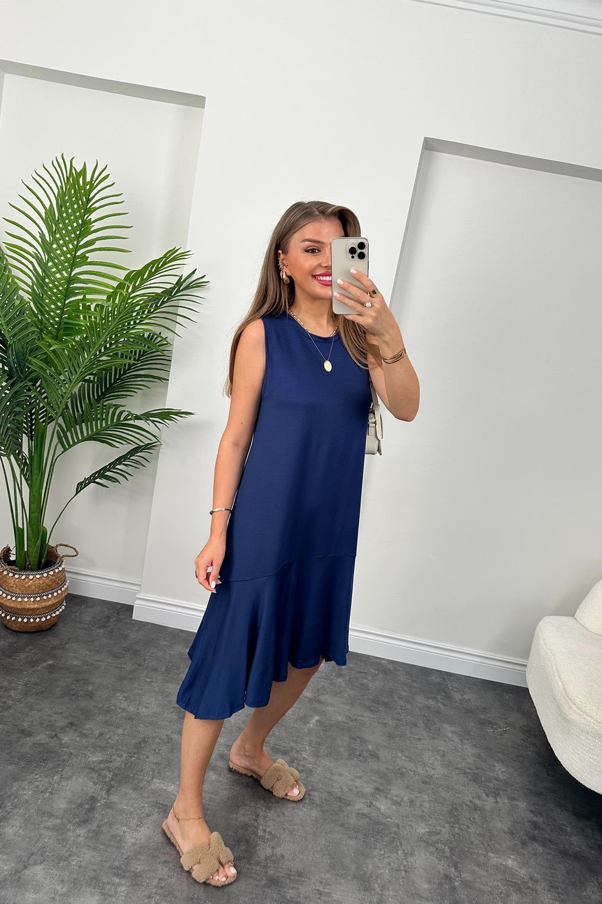 Eteği Valonlu Sıfır Kol Basic Salaş Elbise Lacivert