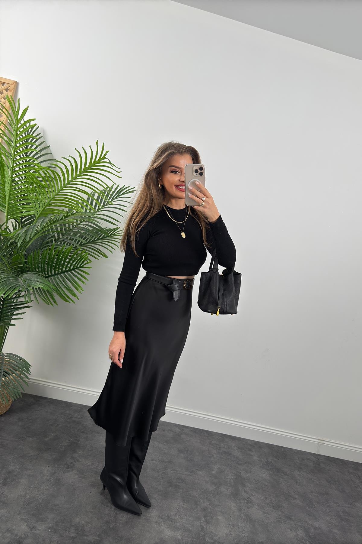 Lüx Kalite Kalın Kumaş Midi Boy Saten Etek Siyah