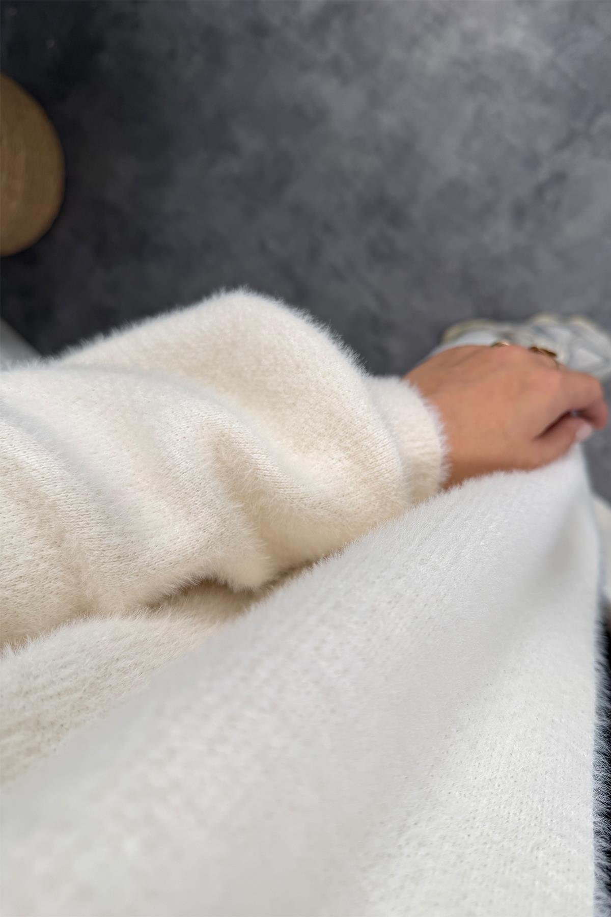 Lüx Kalite Kaşmir Dokulu Maxi Yumoş Hırka Krem