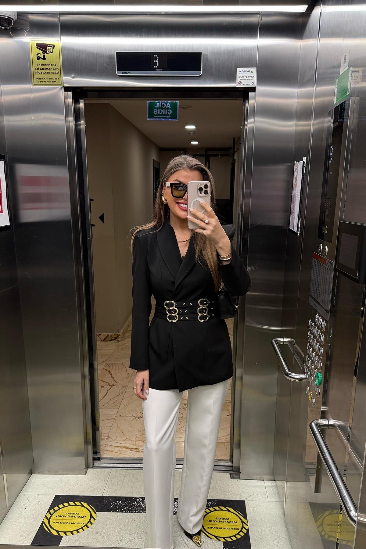 Lüx Kalite Marka Model Gold Kemerli Vatkalı Tasarım Blazer Ceket Siyah