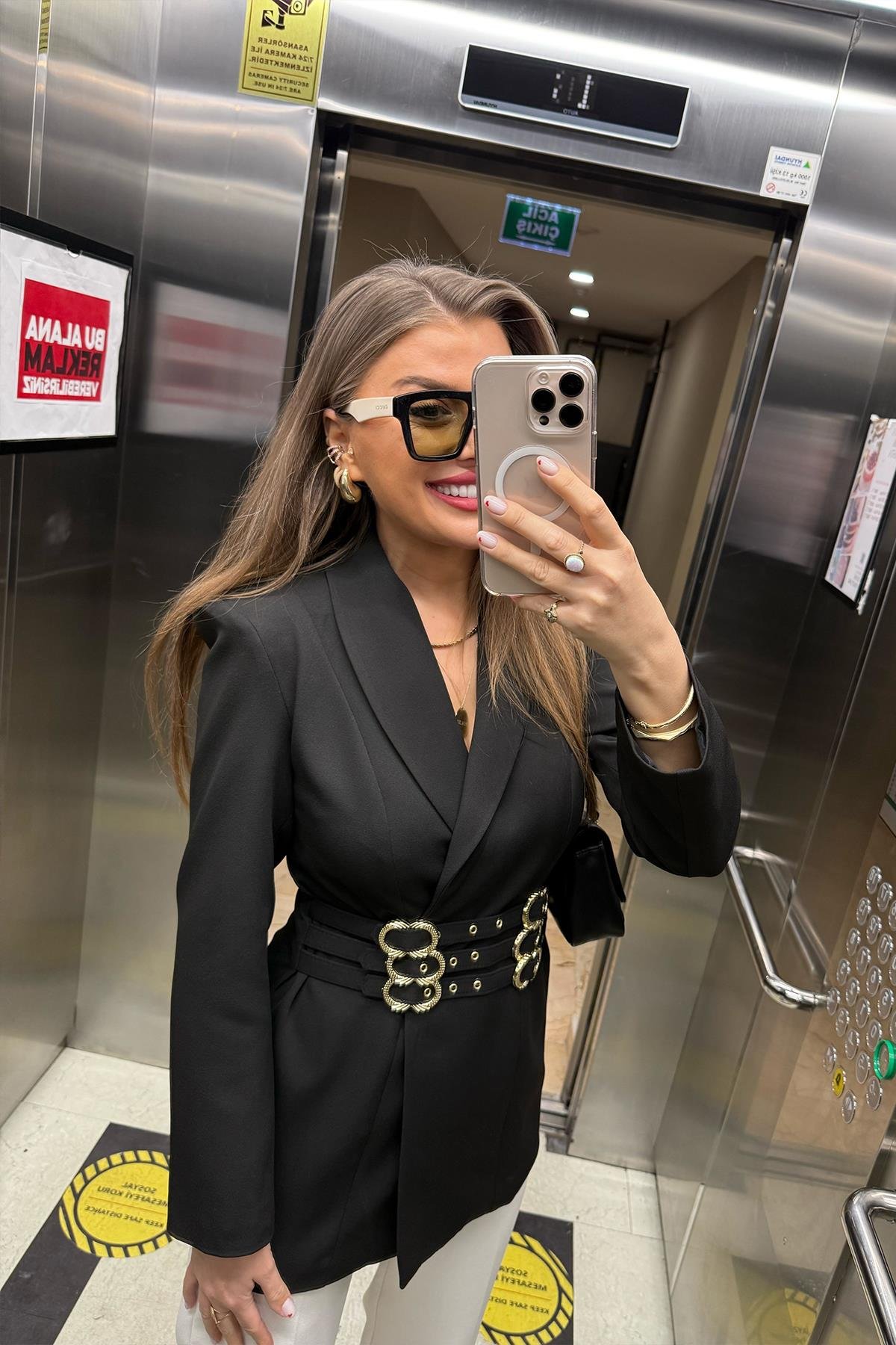 Lüx Kalite Marka Model Gold Kemerli Vatkalı Tasarım Blazer Ceket Siyah