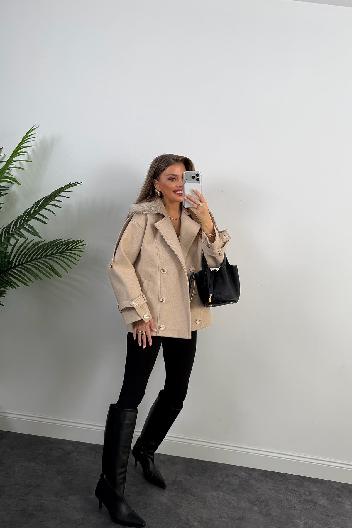 Lüx Kalite Yakası Kürklü Apoletli Oversize Kaşe Kaban