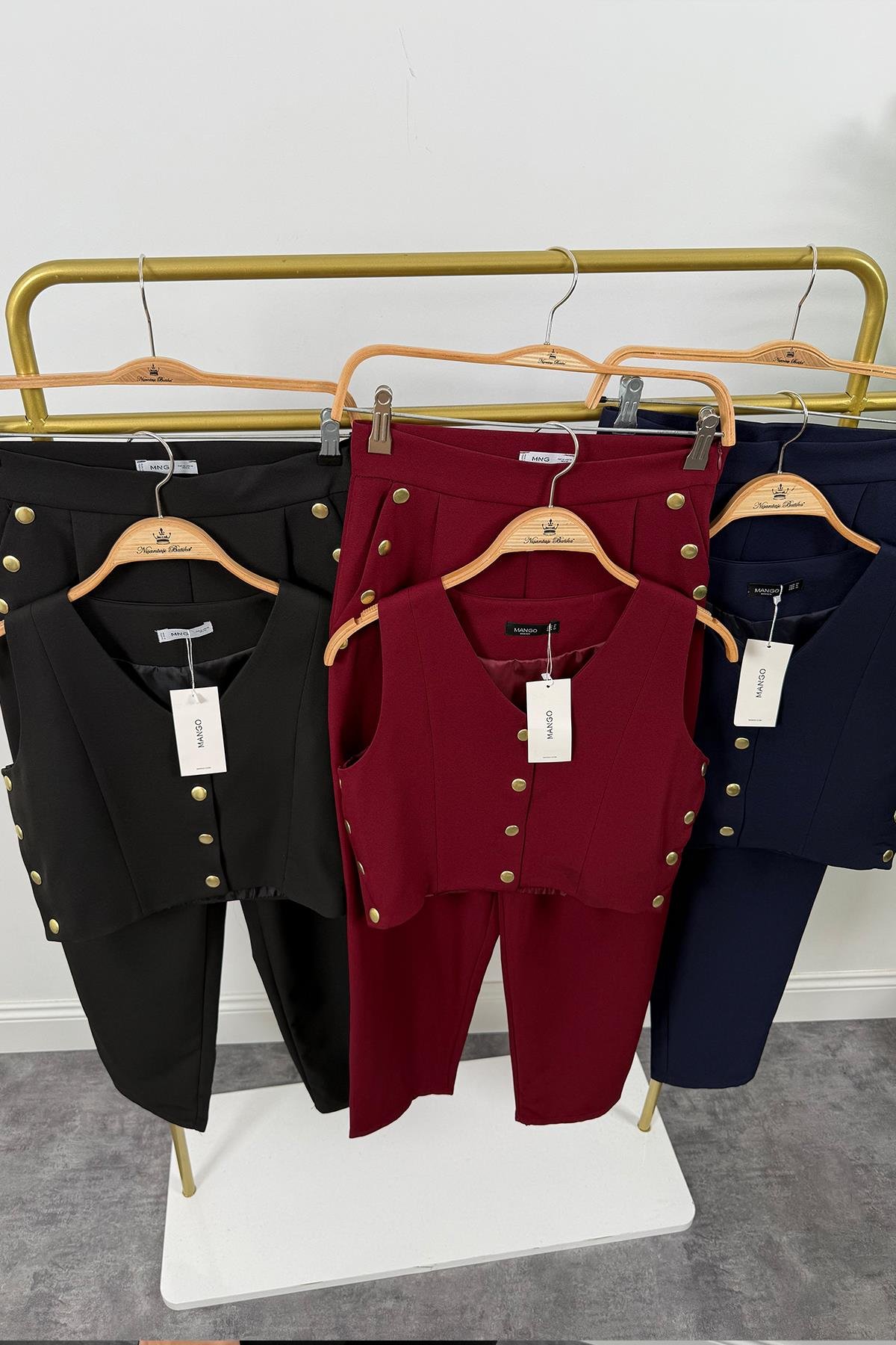Marka Model Gold Düğmeli Yelek Pantolon Takım Siyah 